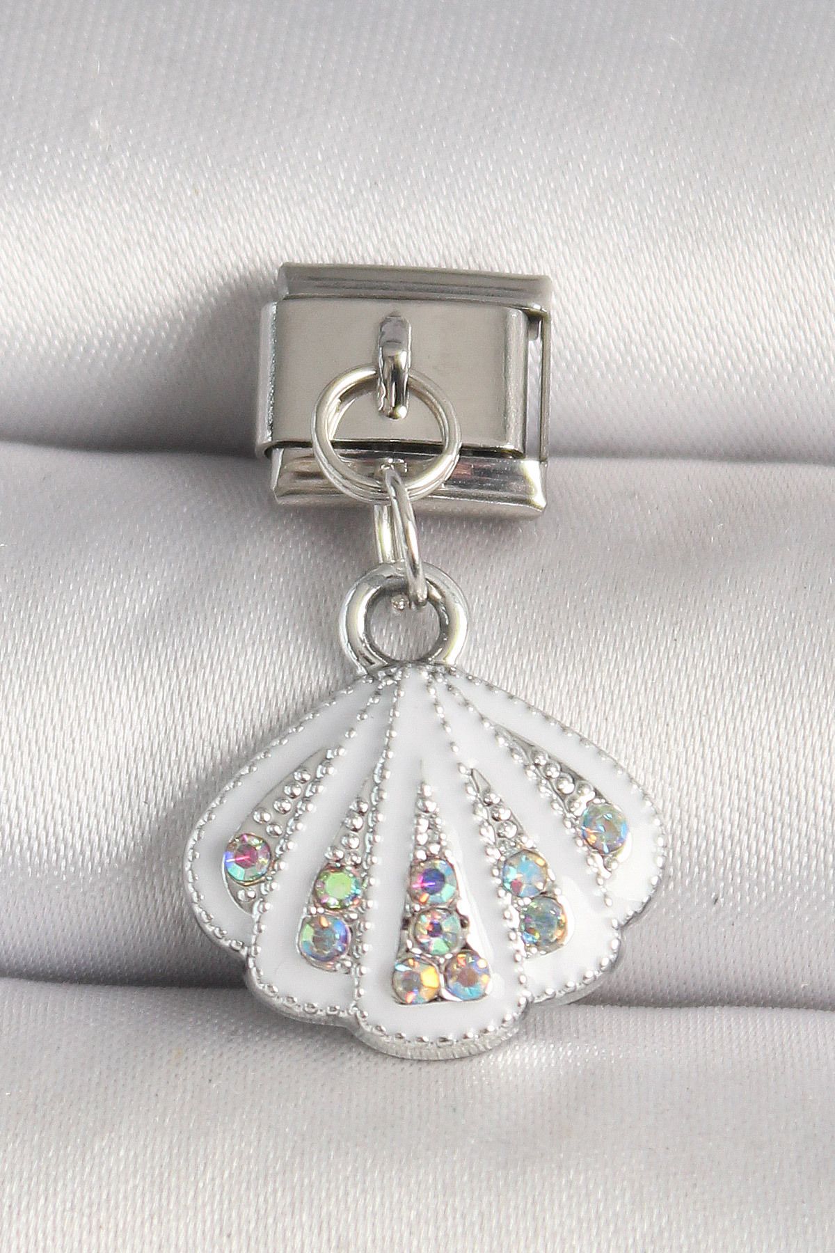 callerrons accessories Gümüş Renk Zirkon Taşlı Deniz Kabuğu Model Nomination Charm
