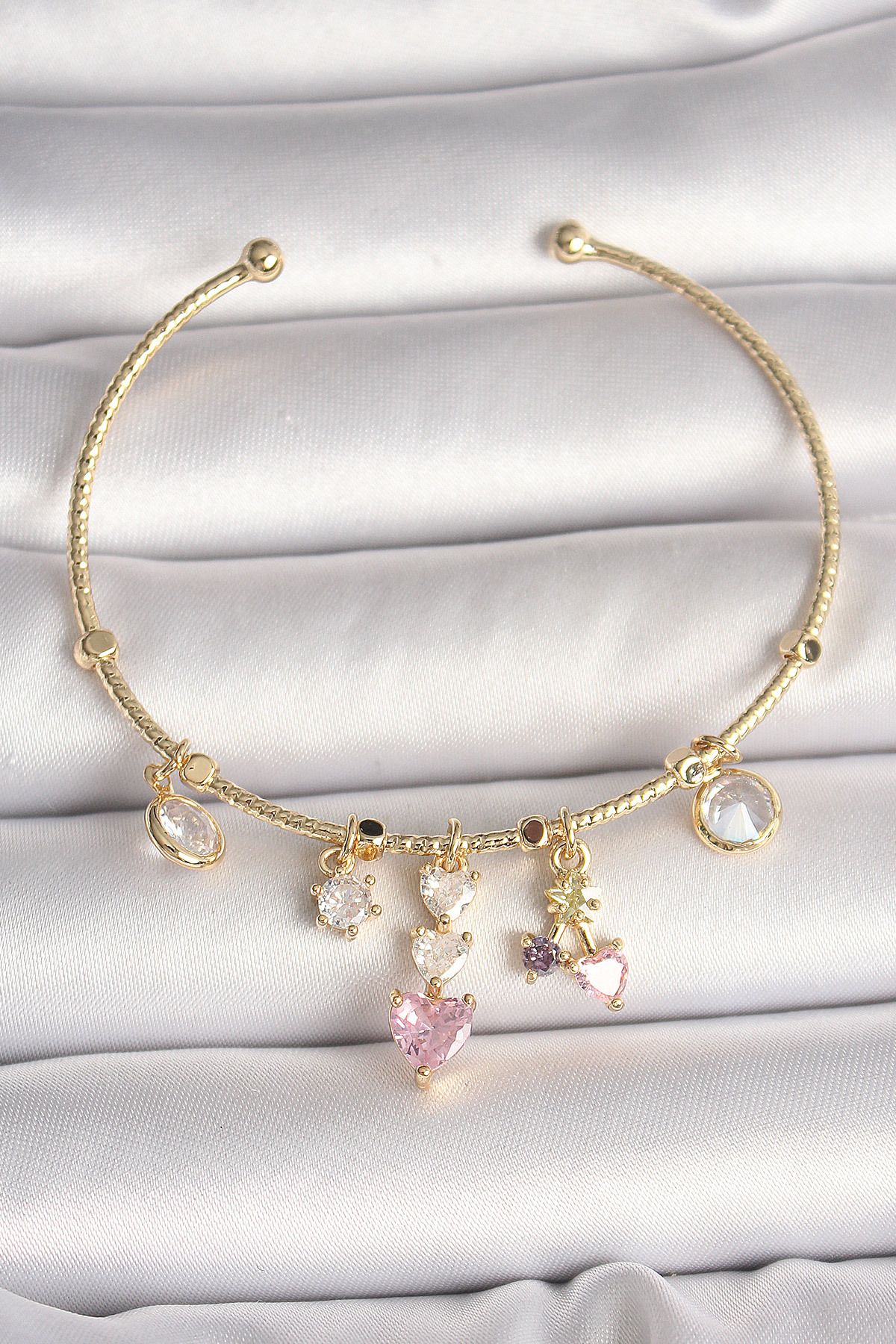callerrons accessories Pirinç Gold Renk Sallantı Zirkon Taşlı Kalp Figür Pembe Kalp Detay Charm Kadın Bileklik - EBJ250501W