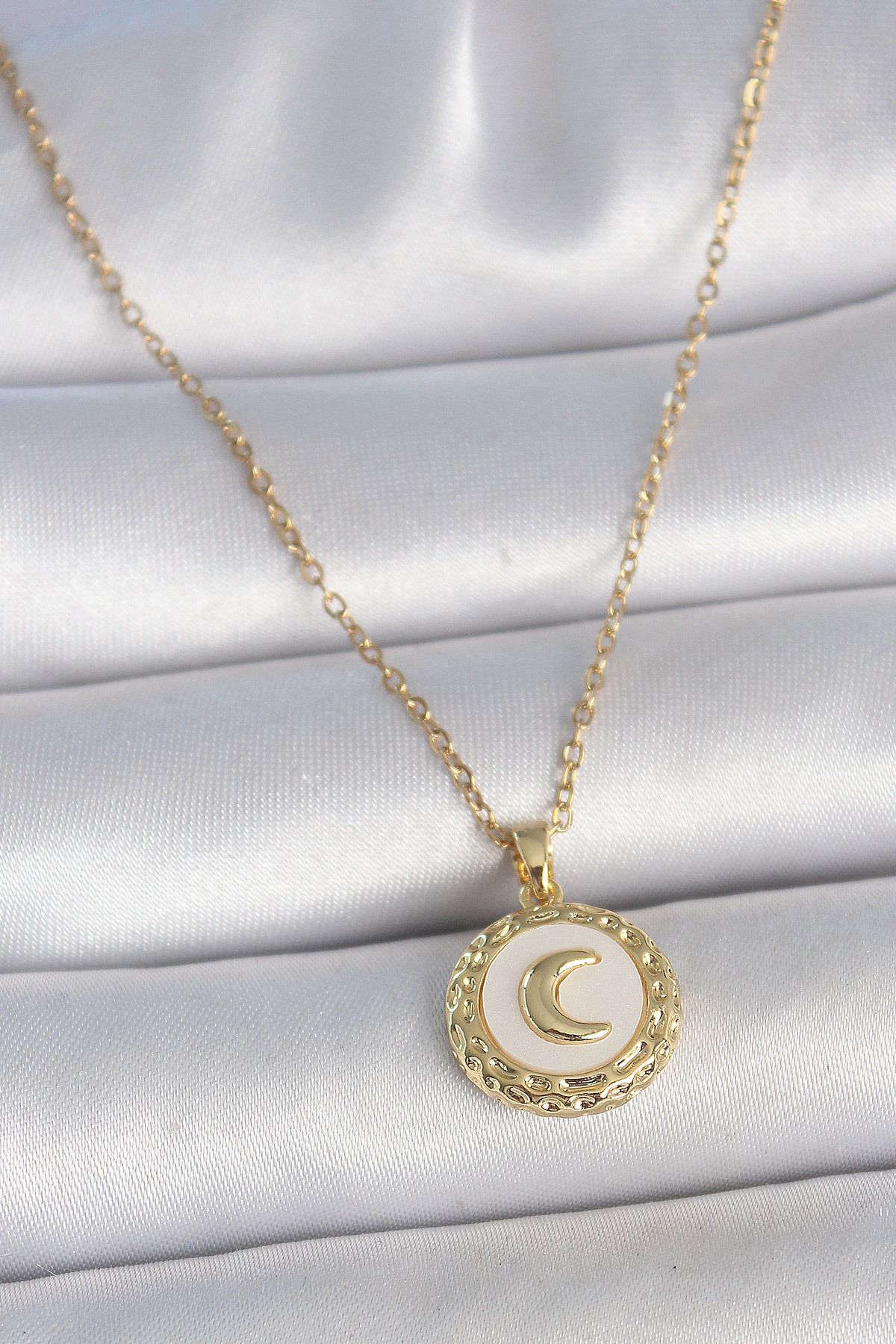 callerrons accessories Gold Renk Zincir Beyaz Mineli Hilal İşlemeli Madalyon Model Kadın Kolye - EBJ250501W33573