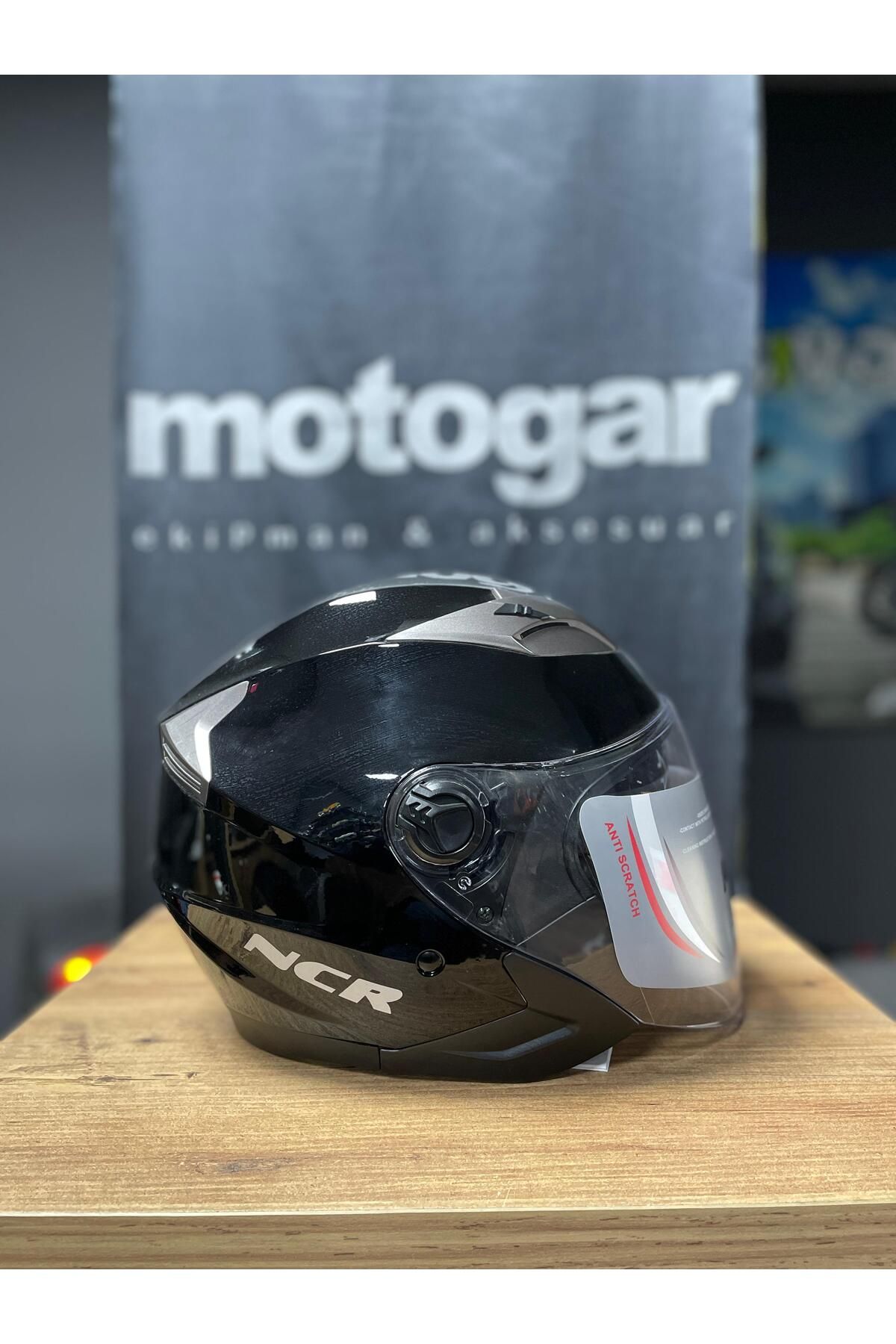 NCR YARIM GÜNEŞ VİZÖRLÜ MOTOSİKLET KASKI