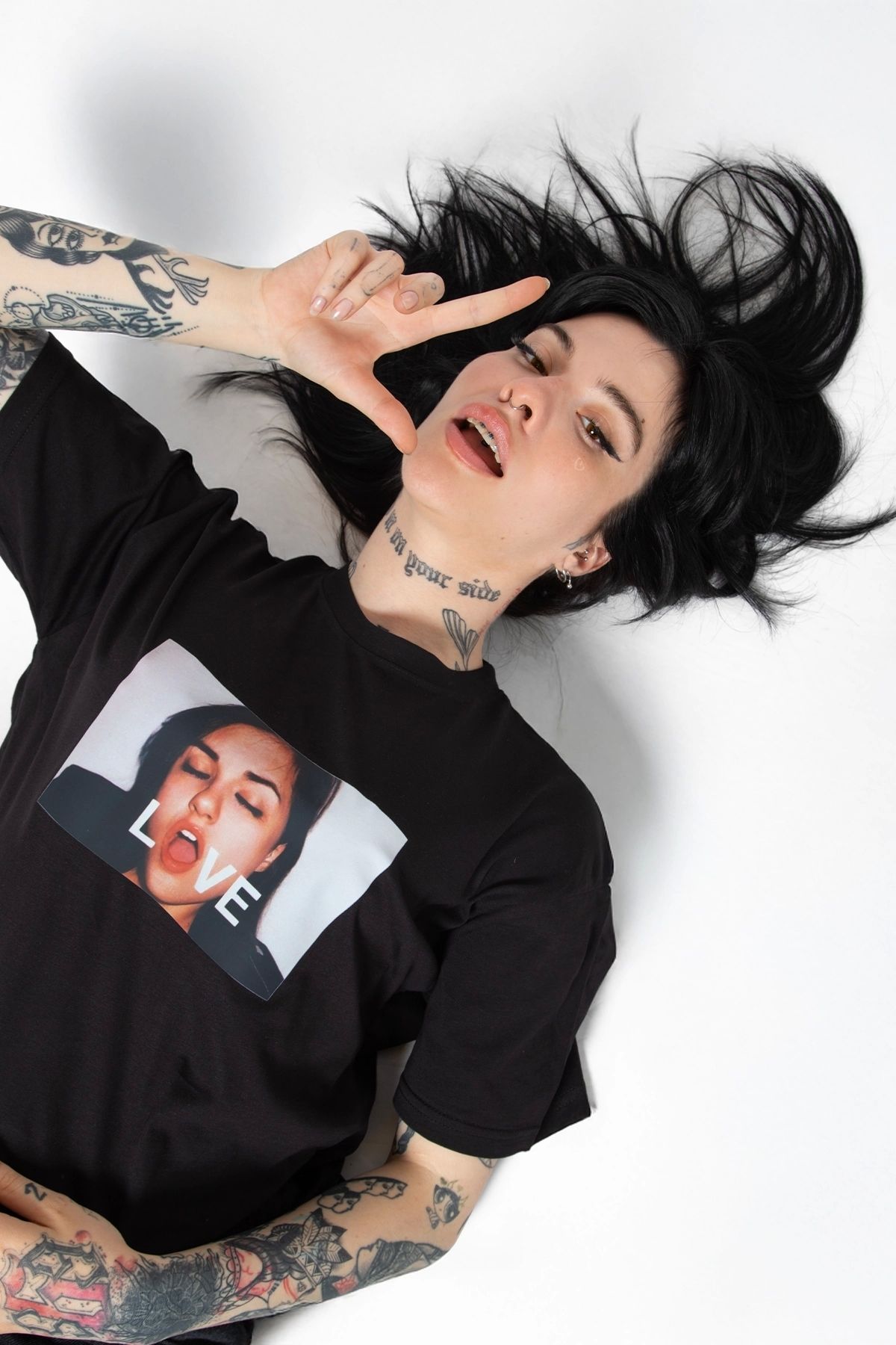 CİNEMA MODA Love Photo Baskılı Relaxed Fit Siyah Kadın Tshirt