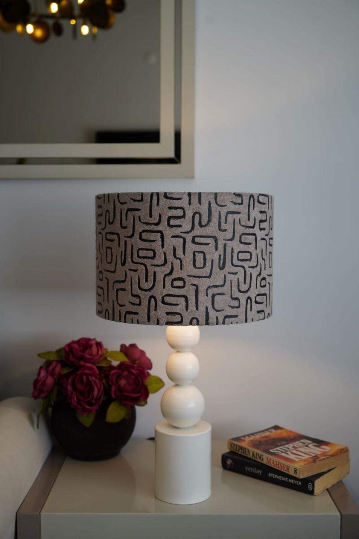 retro home design Özel Krem Ayaklı Kadife Kumaş Silindir Labirent Desenli Dekoratif Abajur Yatak Odası Salon