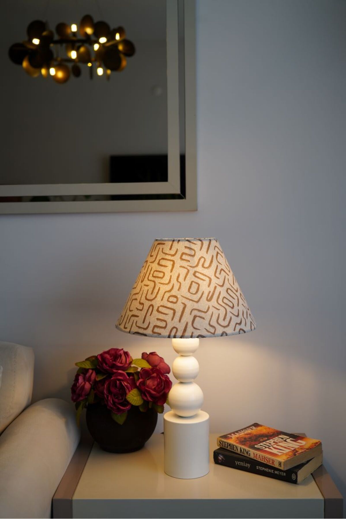 retro home design Özel Krem Ayaklı Kadife Kumaş Konik Labirent Desenli Dekoratif Abajur Yatak Odası Salon
