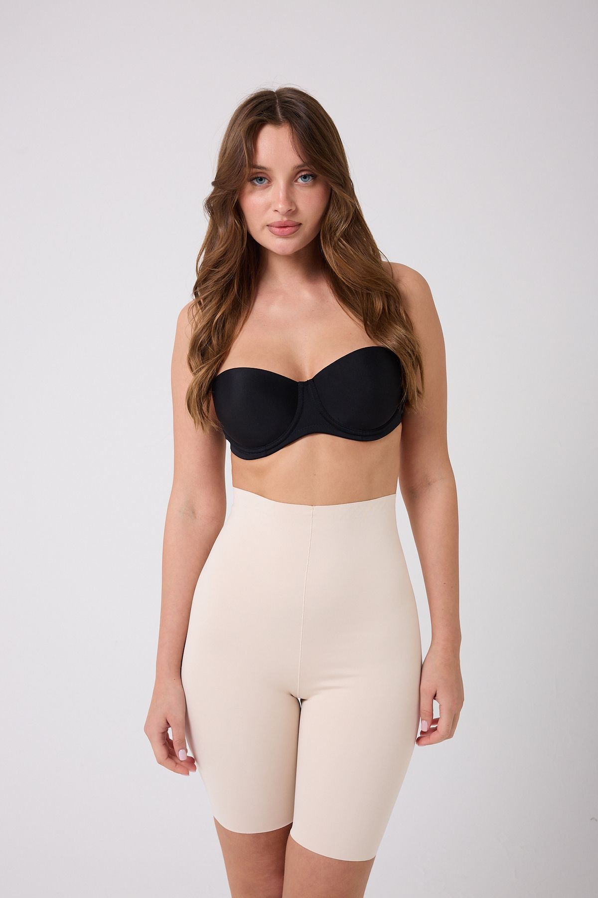 BLOOMFIT SLİKONLU İNCELTİCİ ETKİLİ LAZER KESİM PAÇALI İZ YAPMAZ ŞORT KORSE