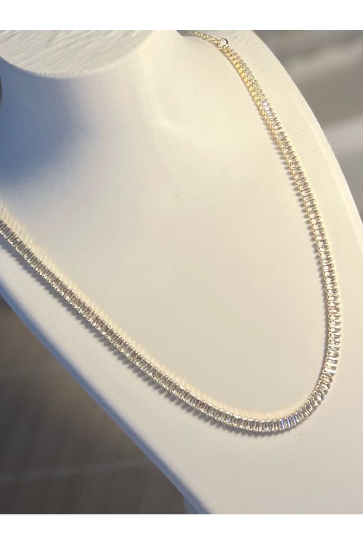 Venom Boutique Bijouterie Accessory VIP 40+5 cm Ayarlanabilir Baguette Taşlı Kolye – Gümüş & Altın Renk Seçenekli Suyolu