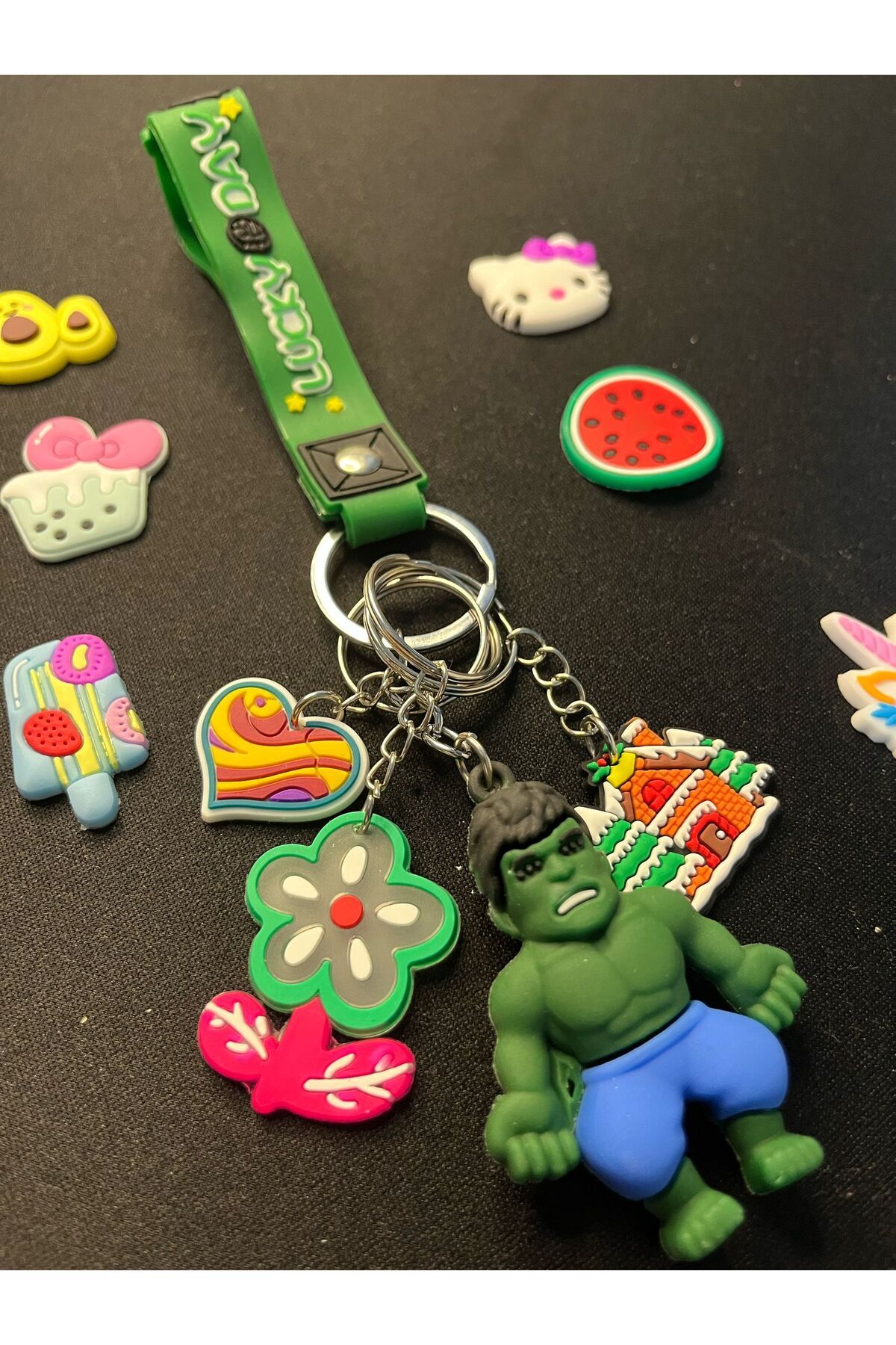 Antin Kuntin Hulk Yeşil 3D Anahtarlık Charm Set 1 Adet 3D + 3 Adet Mini Anahtarlıkla Gelir