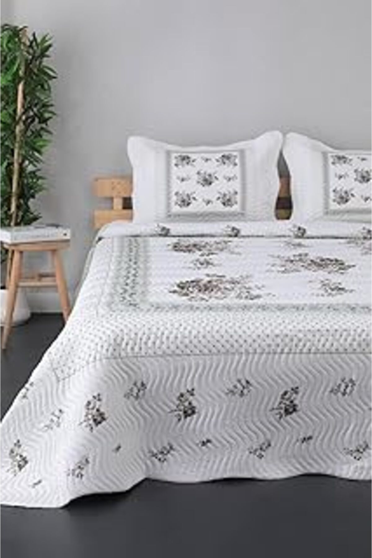 NZM TİCARET Örtüm Çift Kişilik Microfiber Kapitone Yatak Örtüsü Flower Lila
