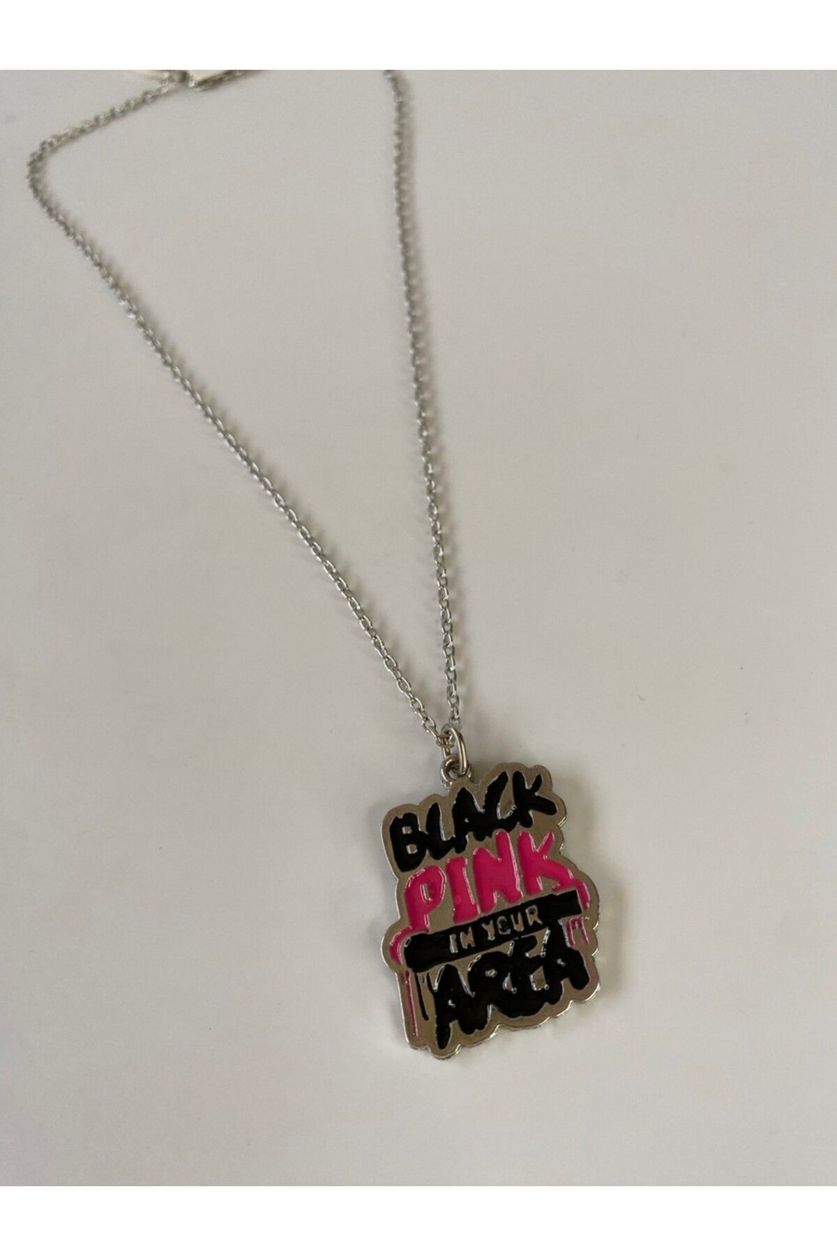 Herşey Nota Blackpink Kolyesi – K-Pop Hayran Ürünü | Unisex | Gümüş Renk Kolye