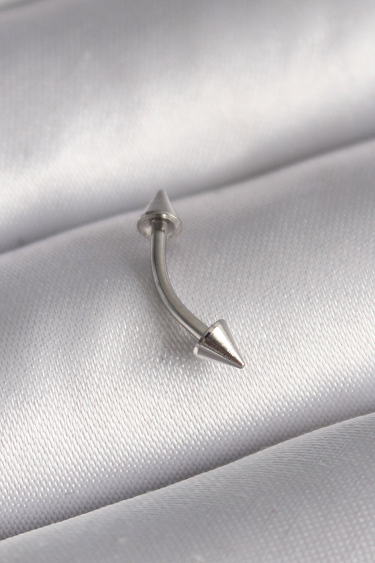 Maristas Çelik Gümüş Renk Çivi Model Piercing