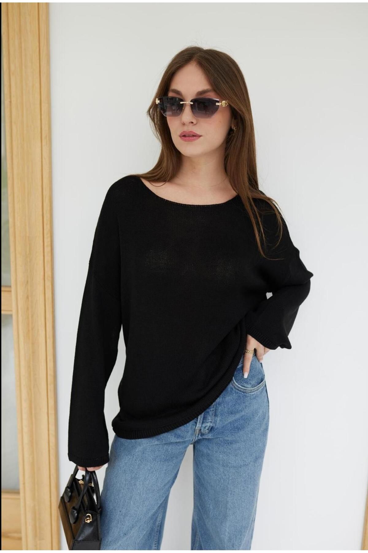 FEMMESTUDIO Kadın Siyah Kayık Yaka Mevsimlik Triko Bluz