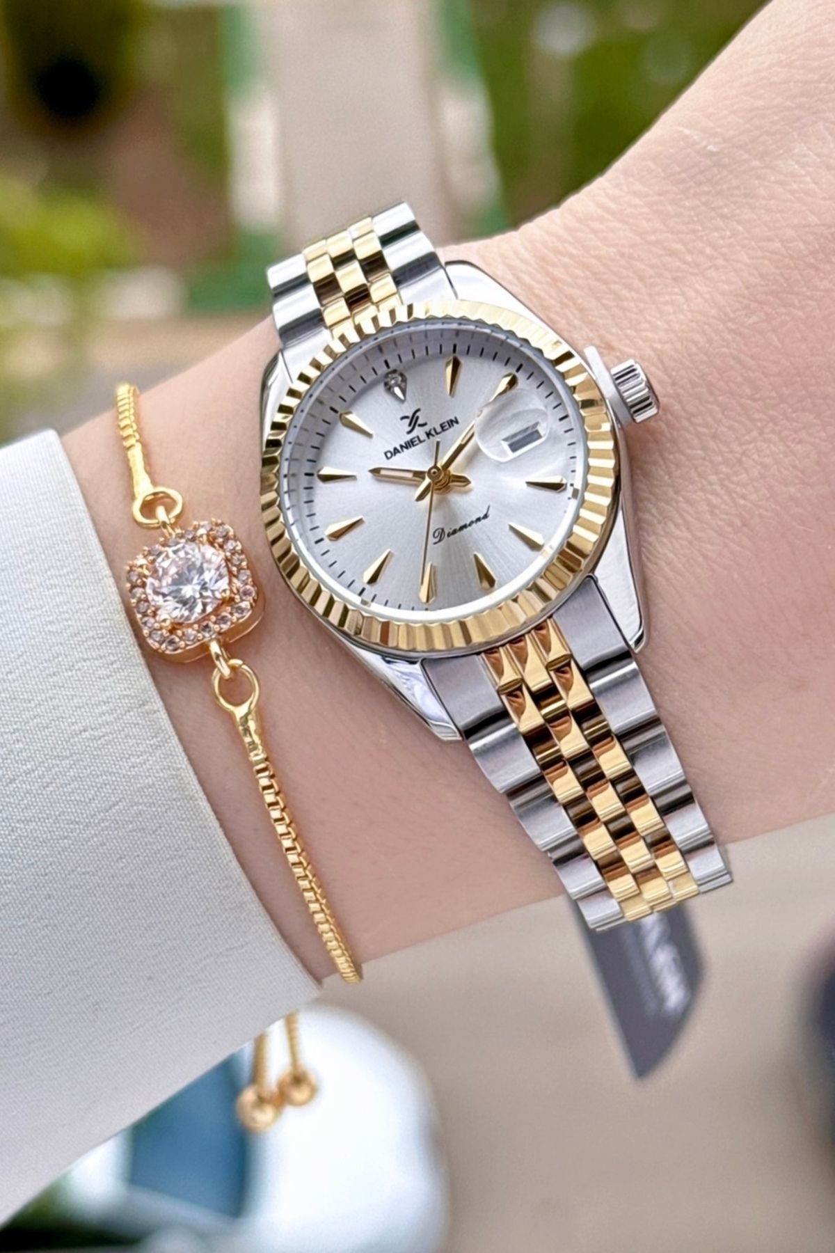 Daniel Klein Diamond Gold Gümüş Renk 28 Mm Kadın Kol Saati Ve Bileklik