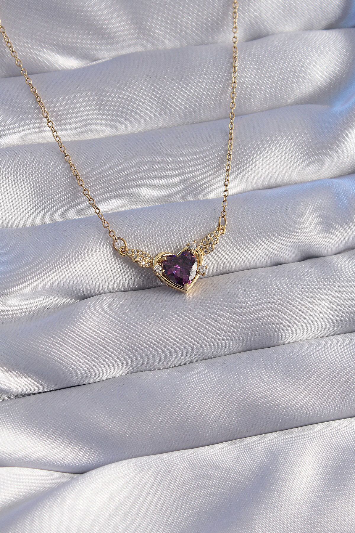MMB Boutique 316L Çelik Zincir Gold Renk Mor Zirkon Taşlı Kanatlı Kalp Kolye