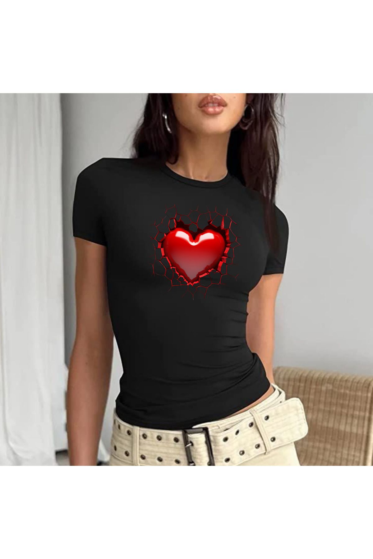 JadenJoy 4 Boyutlu Kalp Figürlü Beyaz Baby Tee Crop