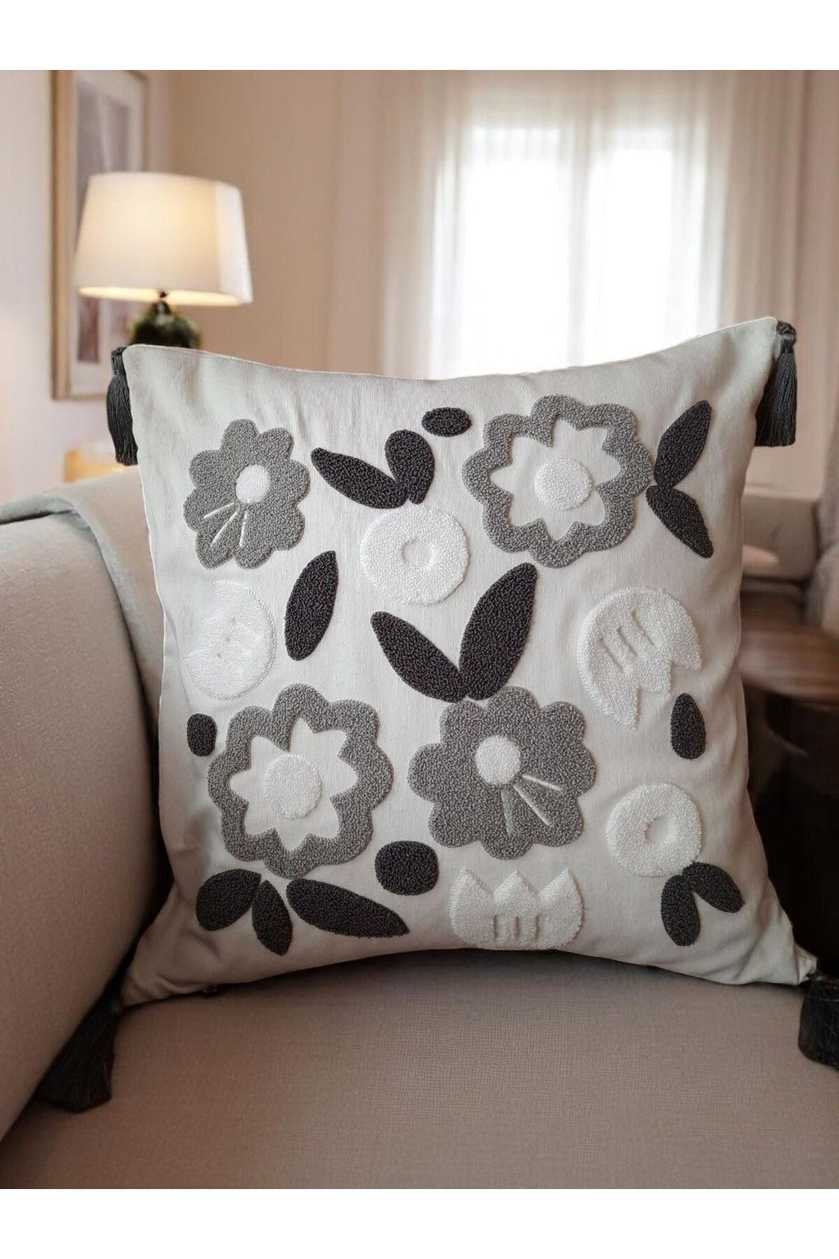CheyİZ Home Punch Panç Kırlent Kılıfı 40x40 cm Tekli Püsküllü