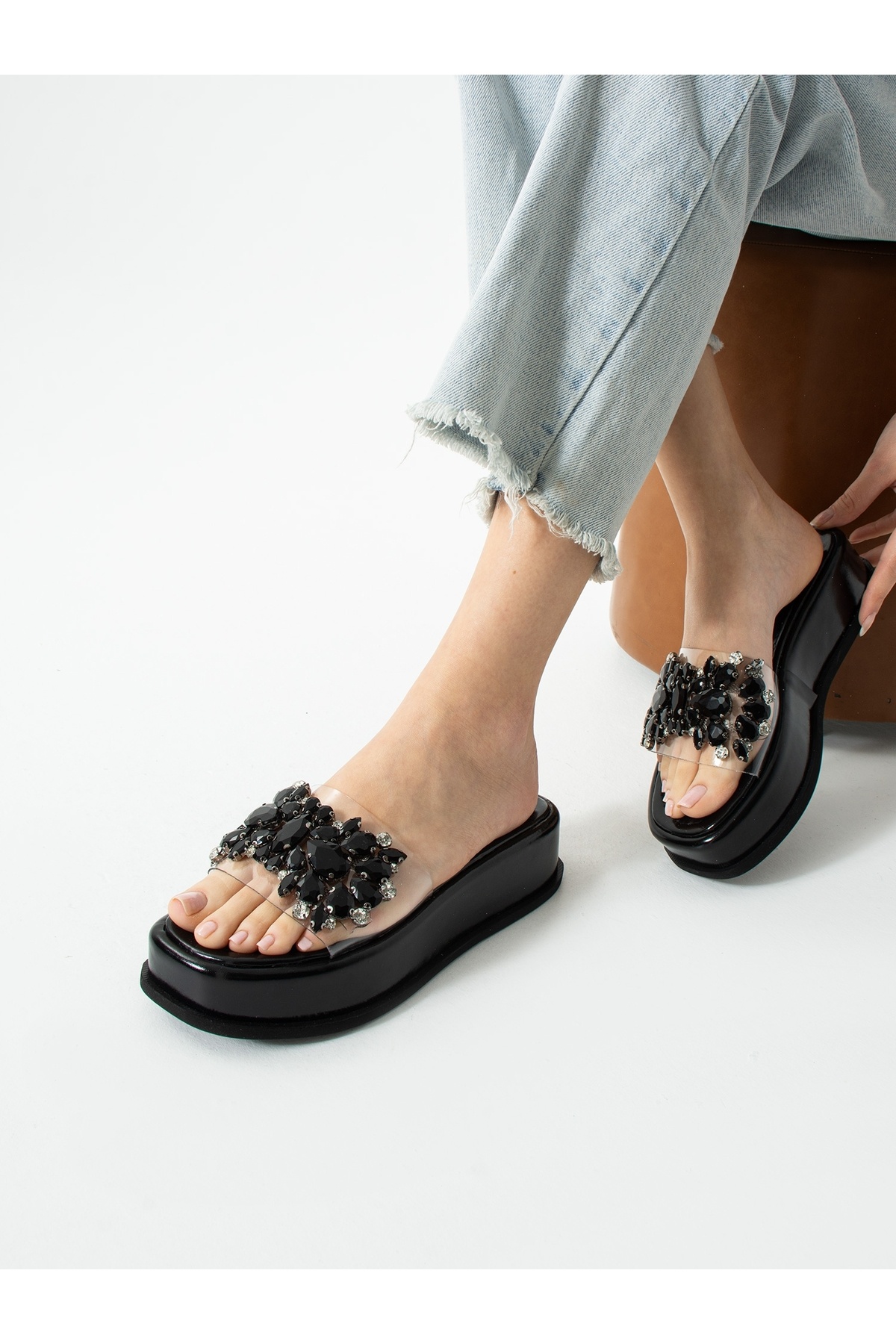 ALEMDAR AYAKKABI-Lustra Black Stone Detailed Women's Slippers 4