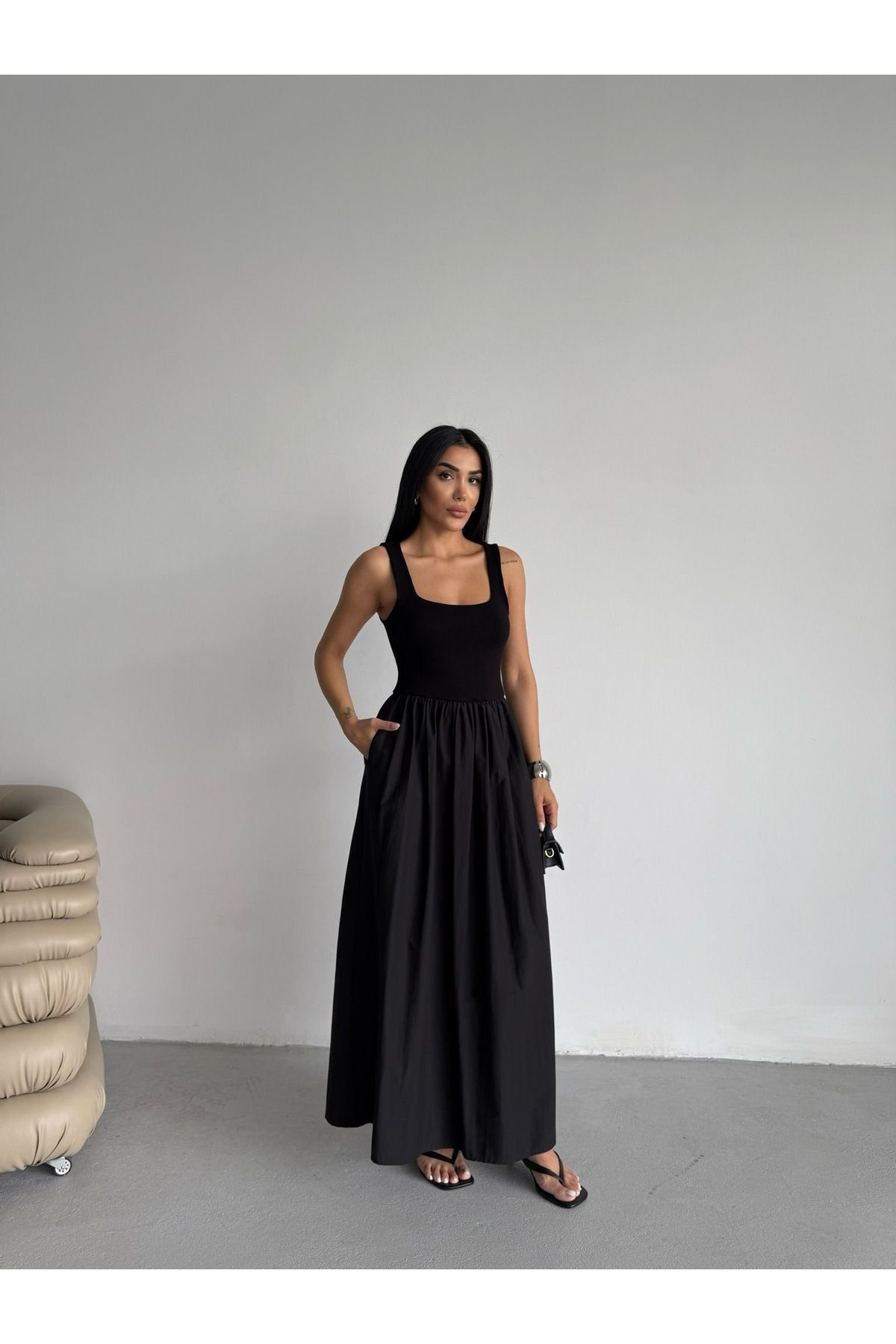 Ekim Store Siyah Askılı Balon Maxi Elbise