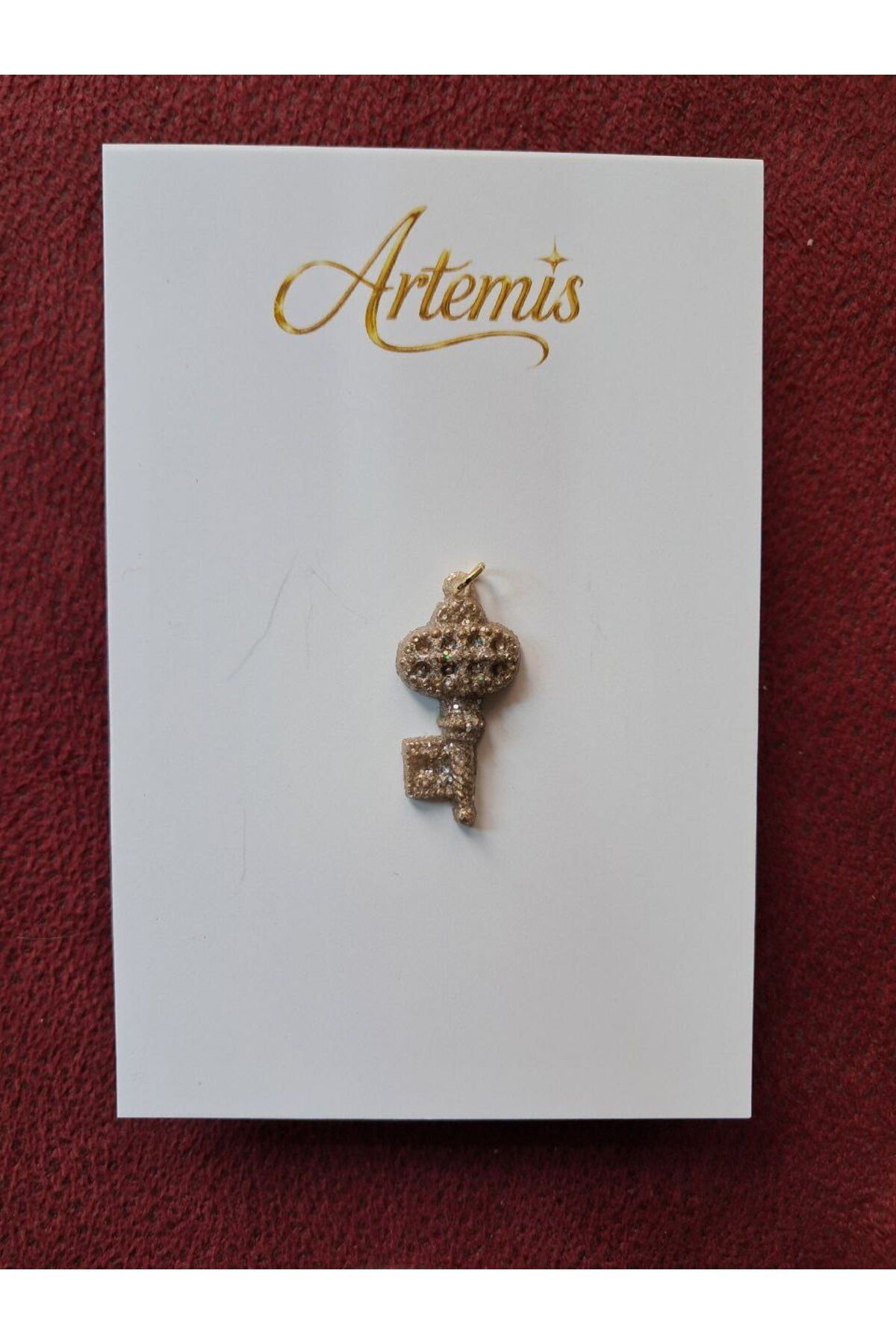 ARTEMİS El Yapımı Anahtar Tasarımlı Reçine Kolye