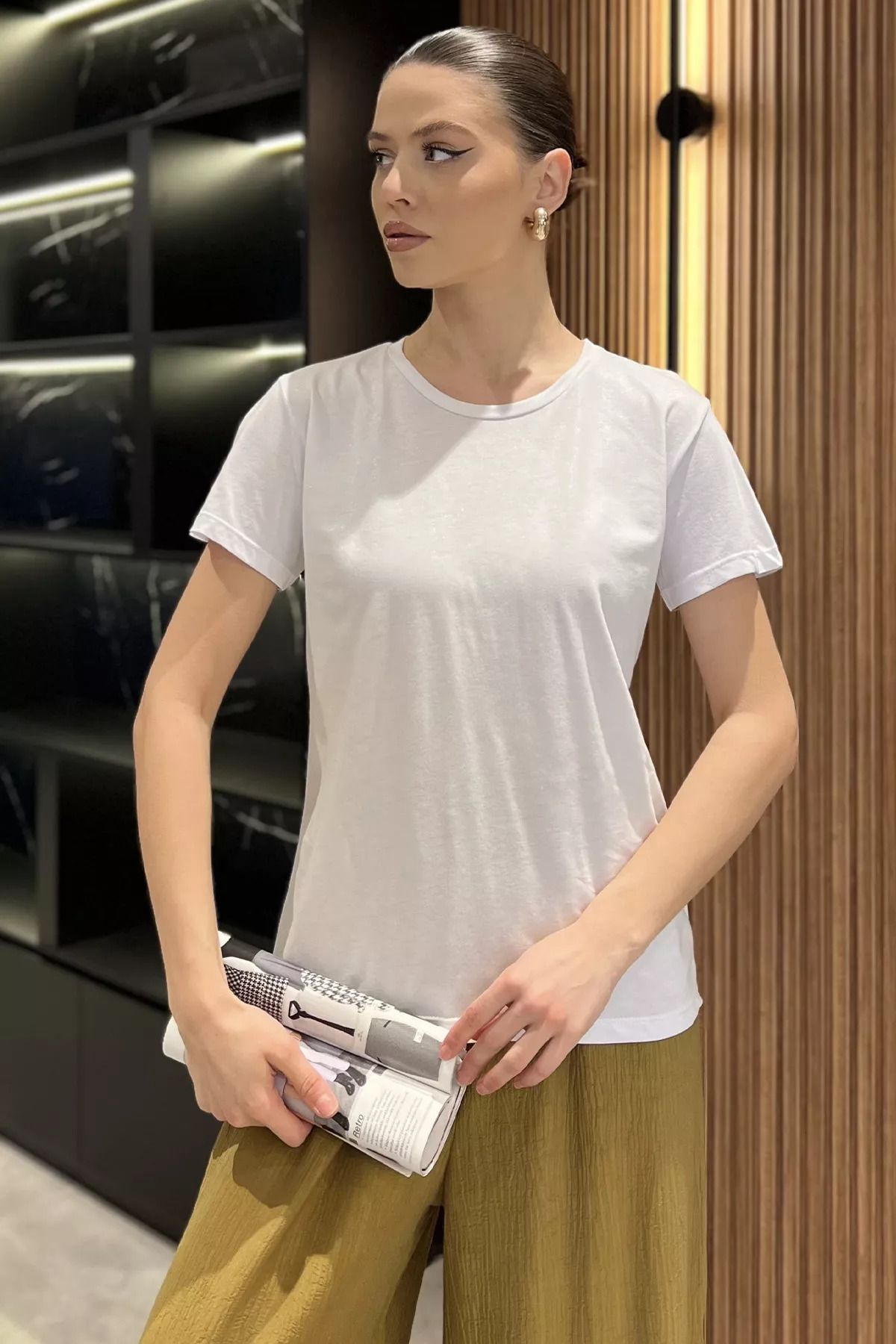 GÜLSELİ Beyaz Kadın Bisiklet Yaka Basic Tişört