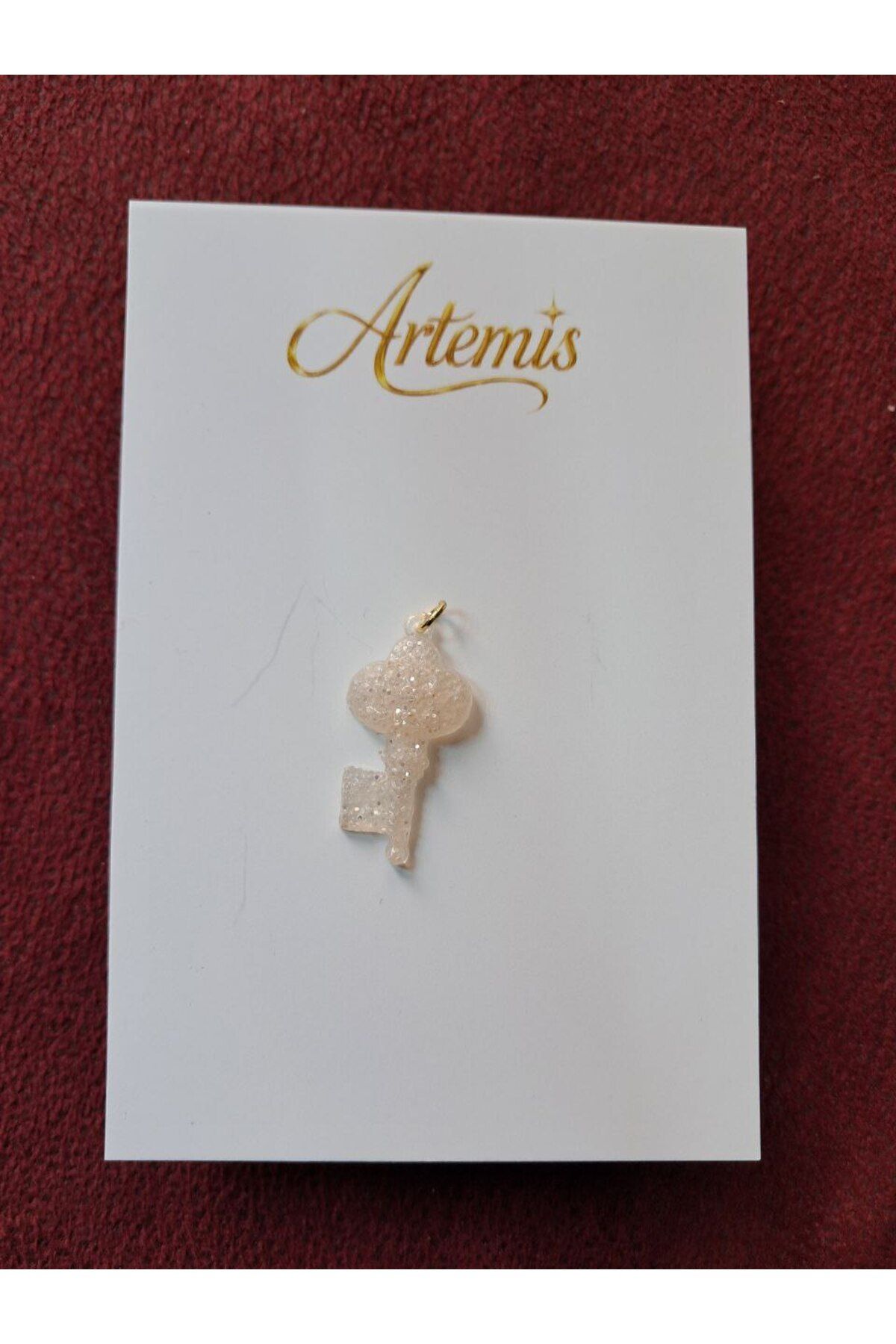 ARTEMİS El Yapımı Anahtar Tasarımlı Reçine Kolye