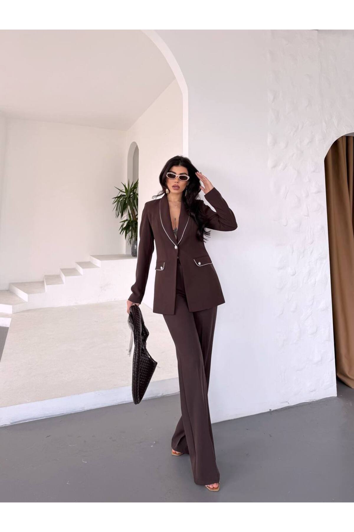 NILOO-Women's Brown White Striped Suit 1