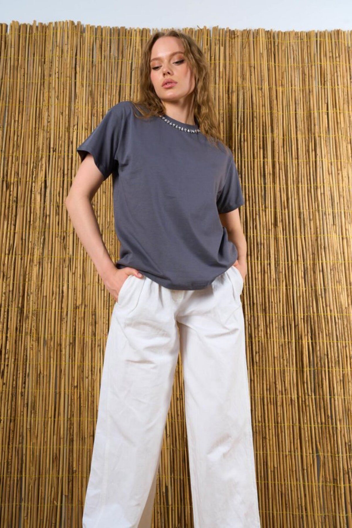 ARUZ MODA Yakası Taşlı Tshirt - Füme