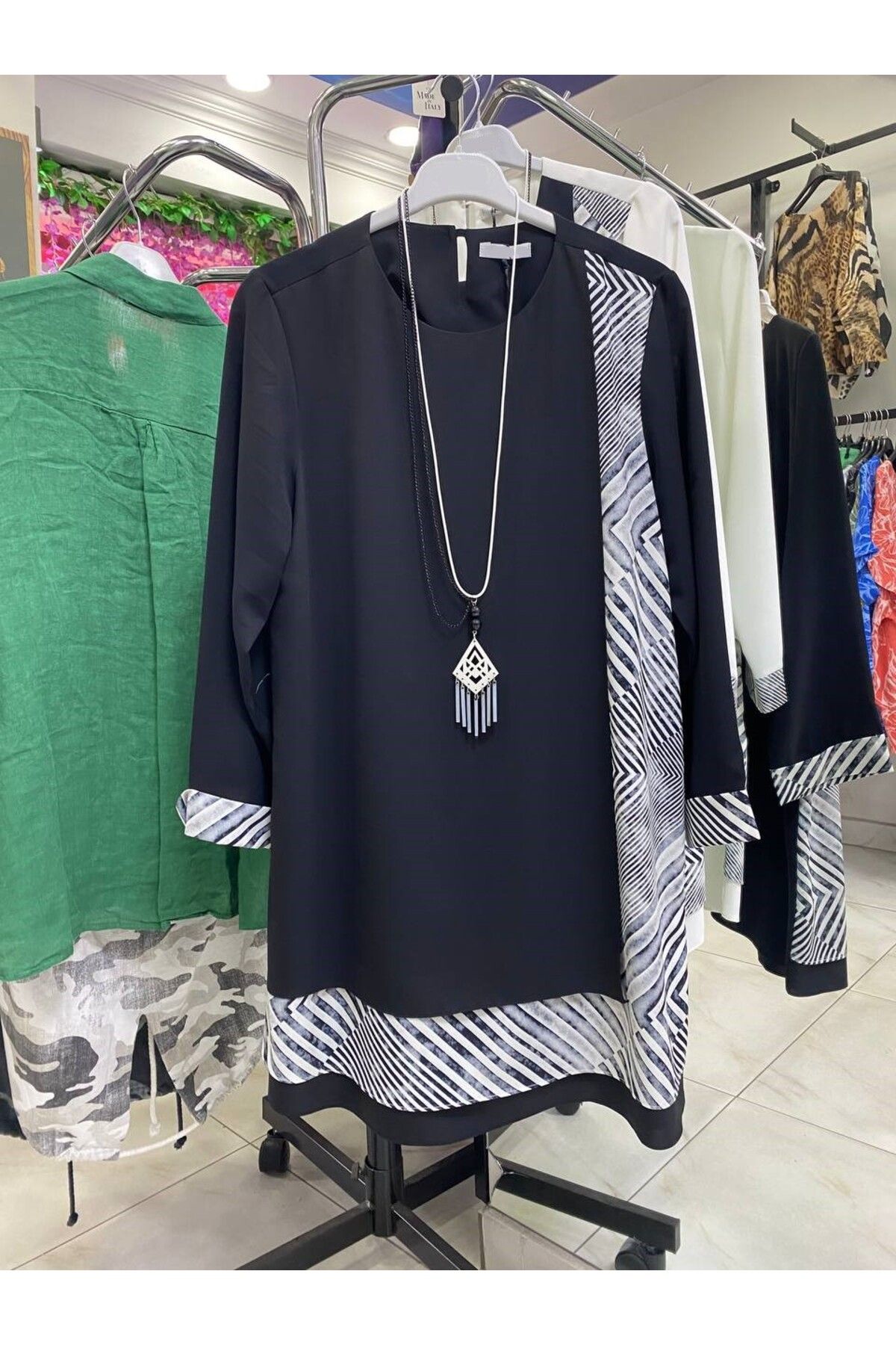 CELTMODA Kadın Bisiklet Yaka Şifon Kolyeli Tunik Bluz - Siyah