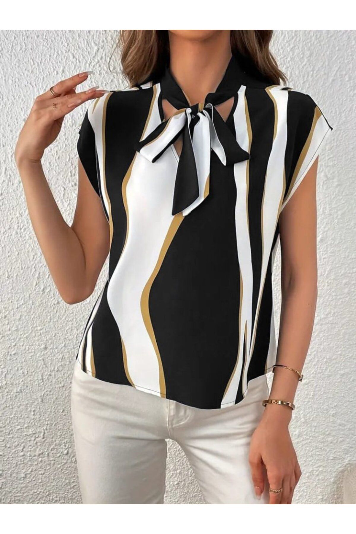 ARUZ MODA Kadın Kısa Kollu Boyundan Bağlamalı Desenli Dokuma Bluz
