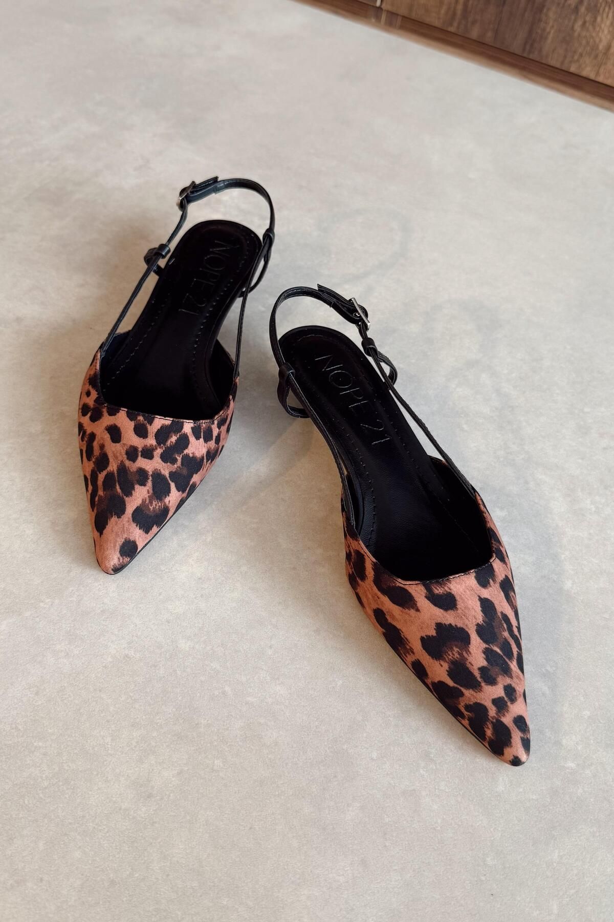 nope21shoess Cherry Leopar Desenli Mini Topuklu Ayakkabı