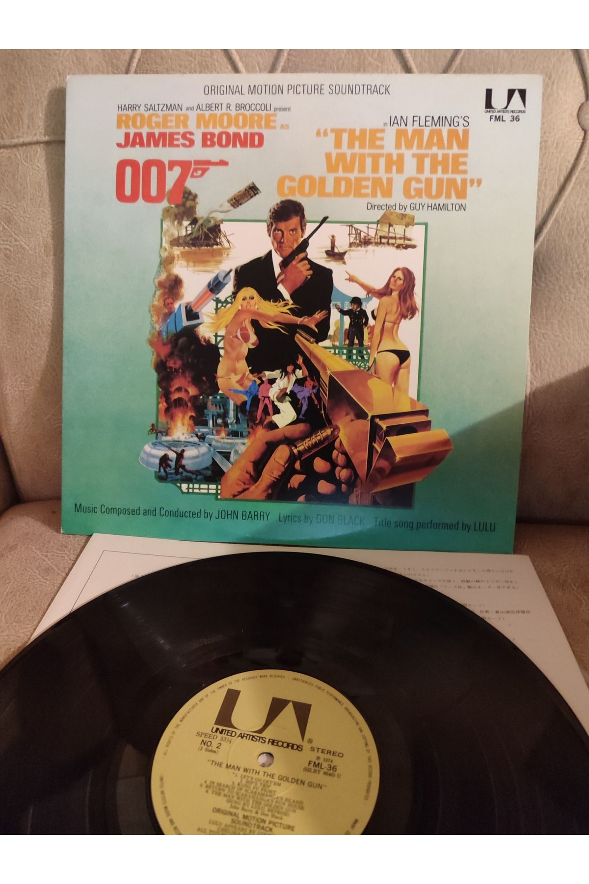 Plakperest 007 JAMES BOND -The Man With The Golden Gun - 1974 Nadir Japonya Basım LP Albüm Plak 2.EL