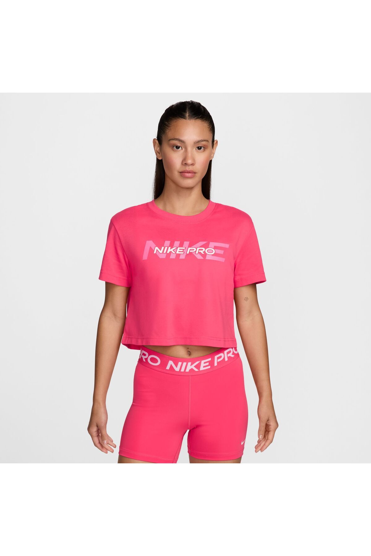 Nike Pro Graphic Cropped Training Short-Sleeve Kadın Tişört