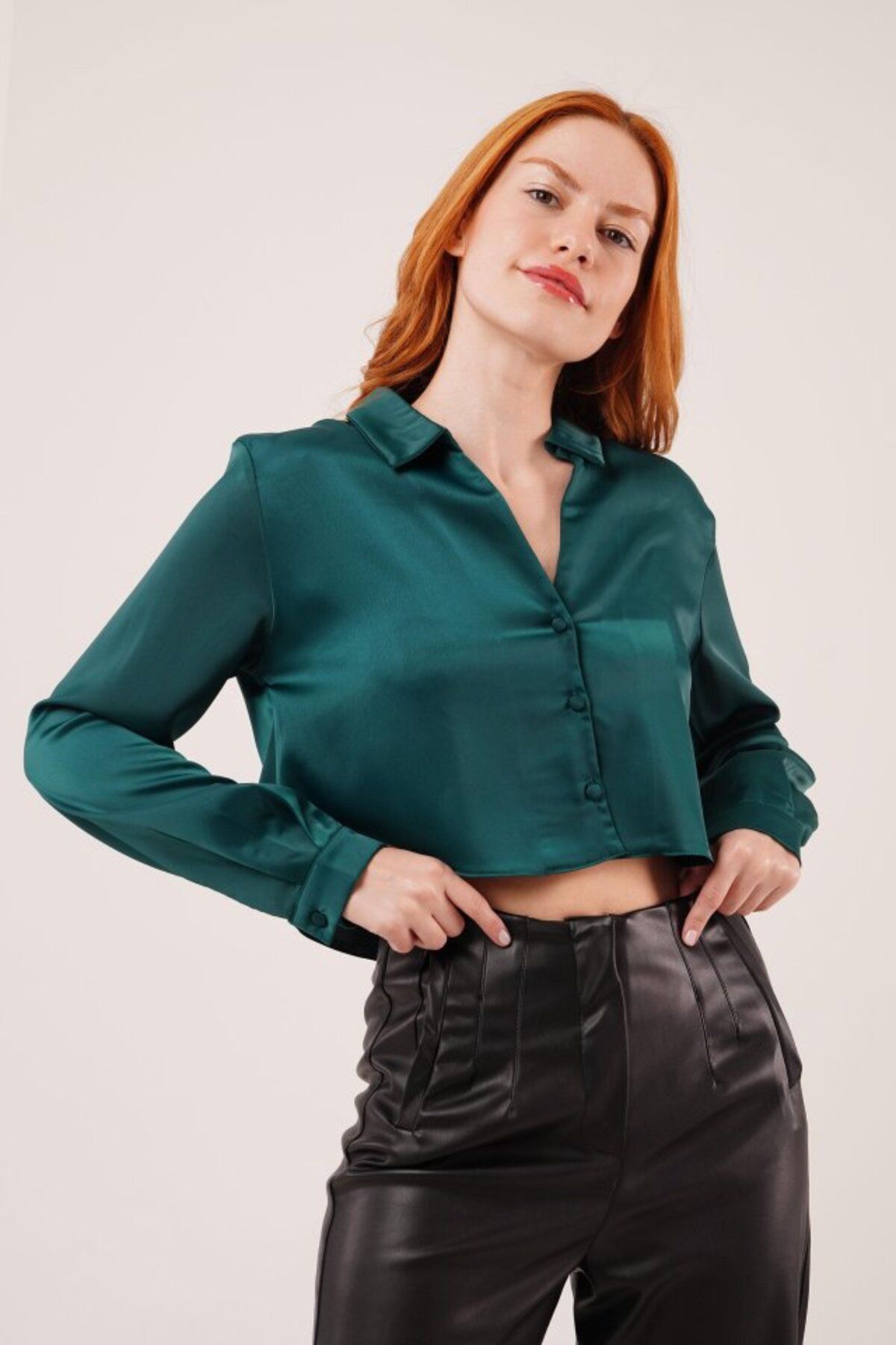 ARUZ MODA Saten Crop Model Yeşil Gömlek