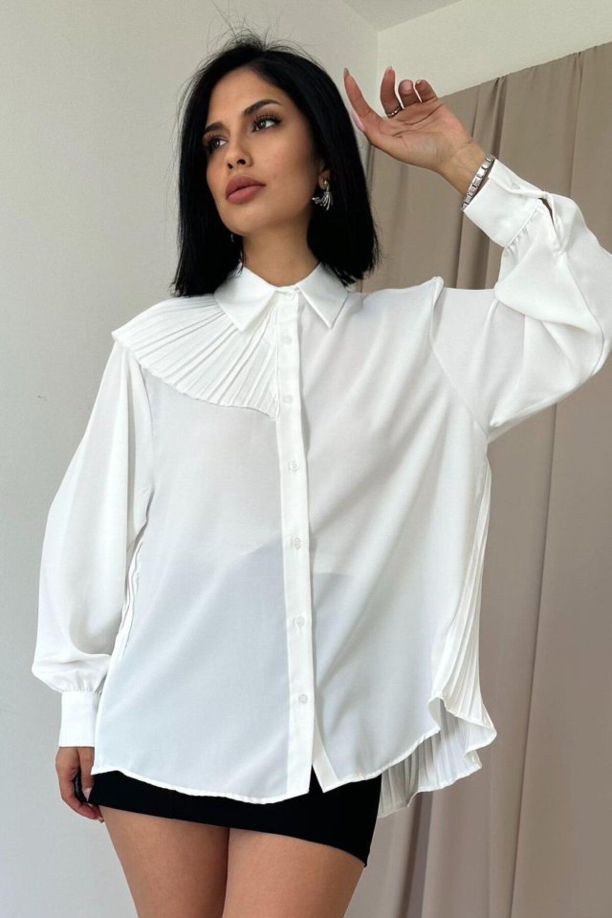 ARUZ MODA Beyaz Pilise Detaylı Jesica Gömlek