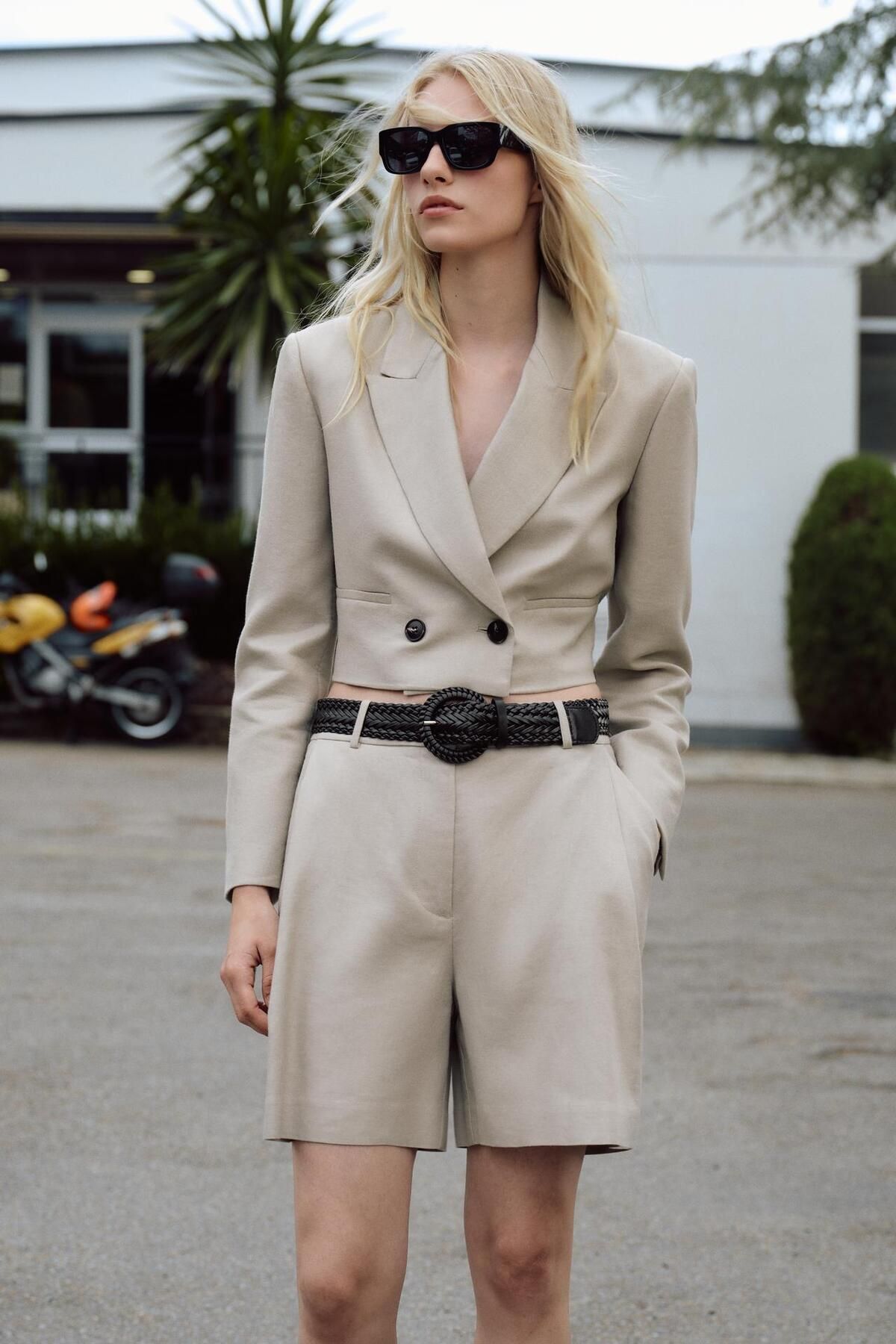 Butik ALLBUCKS ZARA, KEMERLİ KETEN BERMUDA ŞORT ABZRA1048