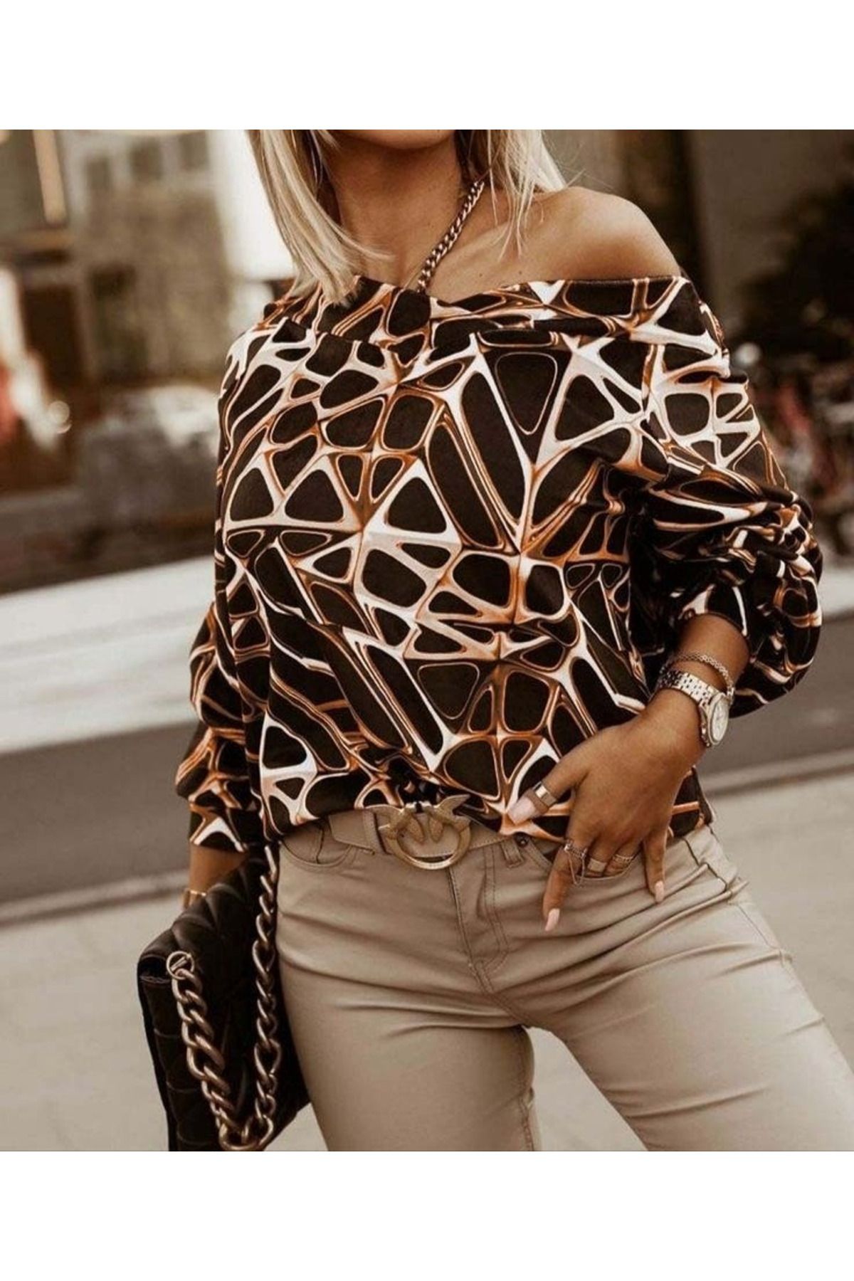 ARUZ MODA Kadın Uzun Kollu V Yaka Düşük Omuz Geometrik Desen şardonlu Dalgıç Bluz