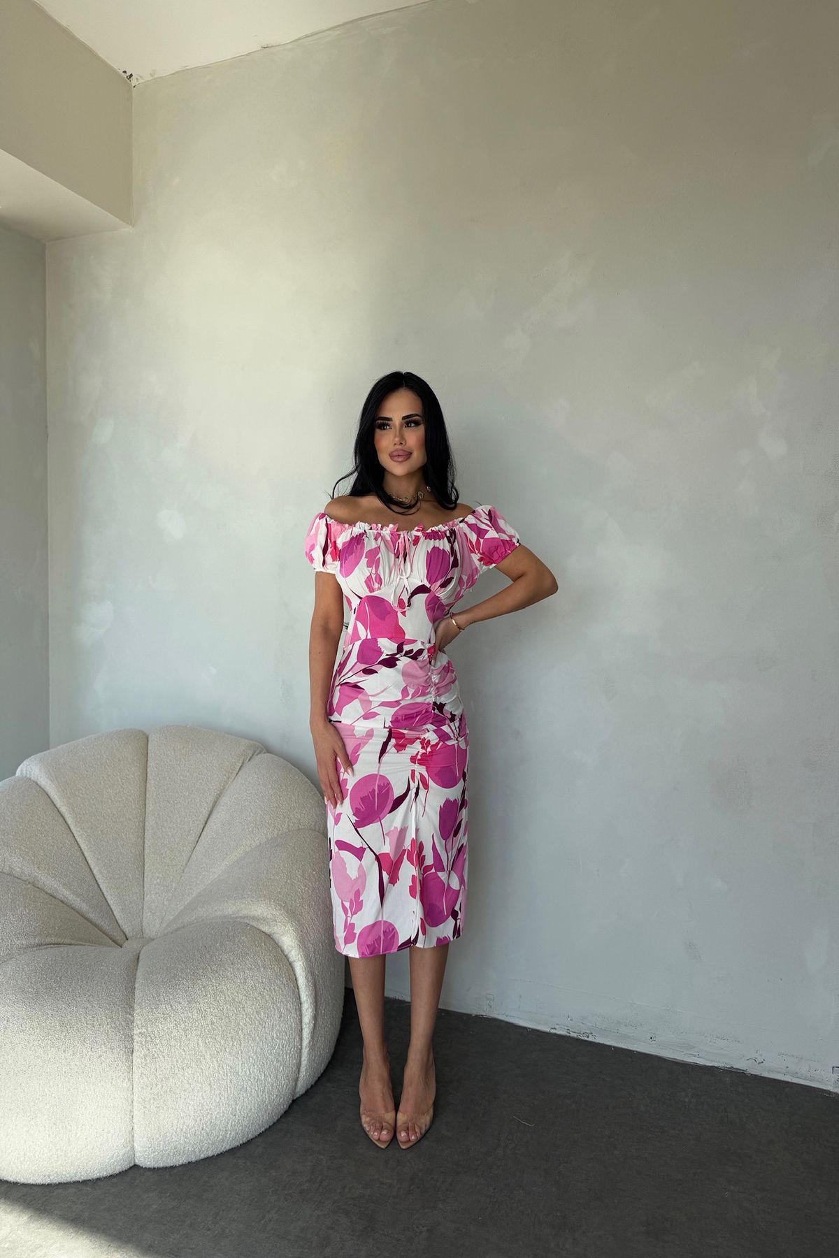 kamacibutik Madonna Yaka Çiçek Desenli Önü Büzgülü Elbise