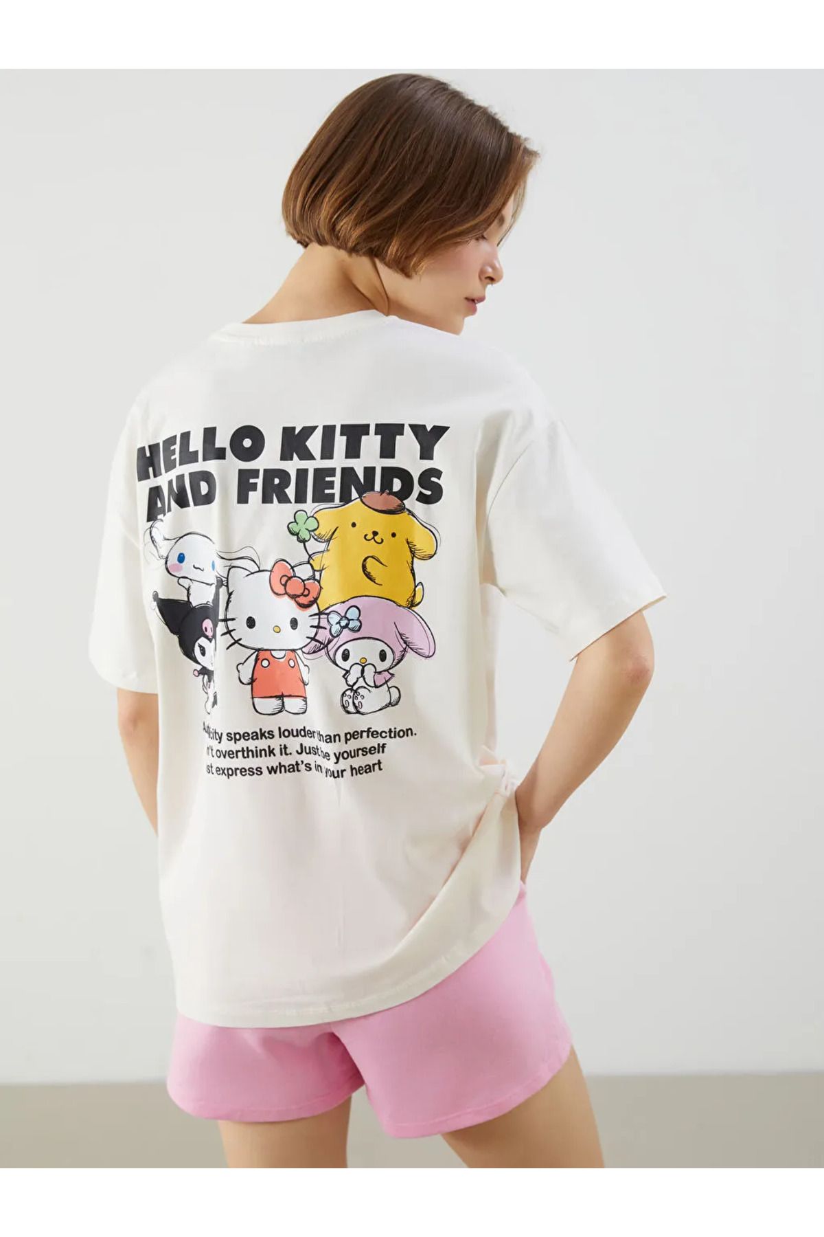 LC Waikiki XSIDE Bej Bisiklet Yaka Hello Kitty Baskılı Kadın Tişört