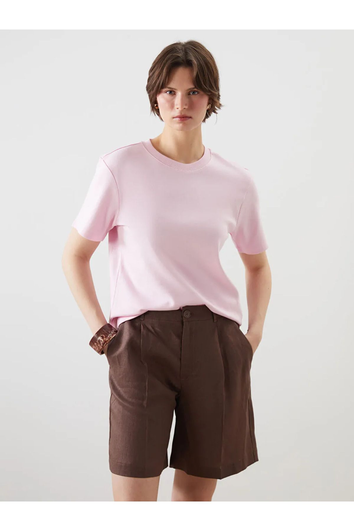 LC Waikiki LCWAIKIKI Classic Pembe Bisiklet Yaka Kadın Tişört
