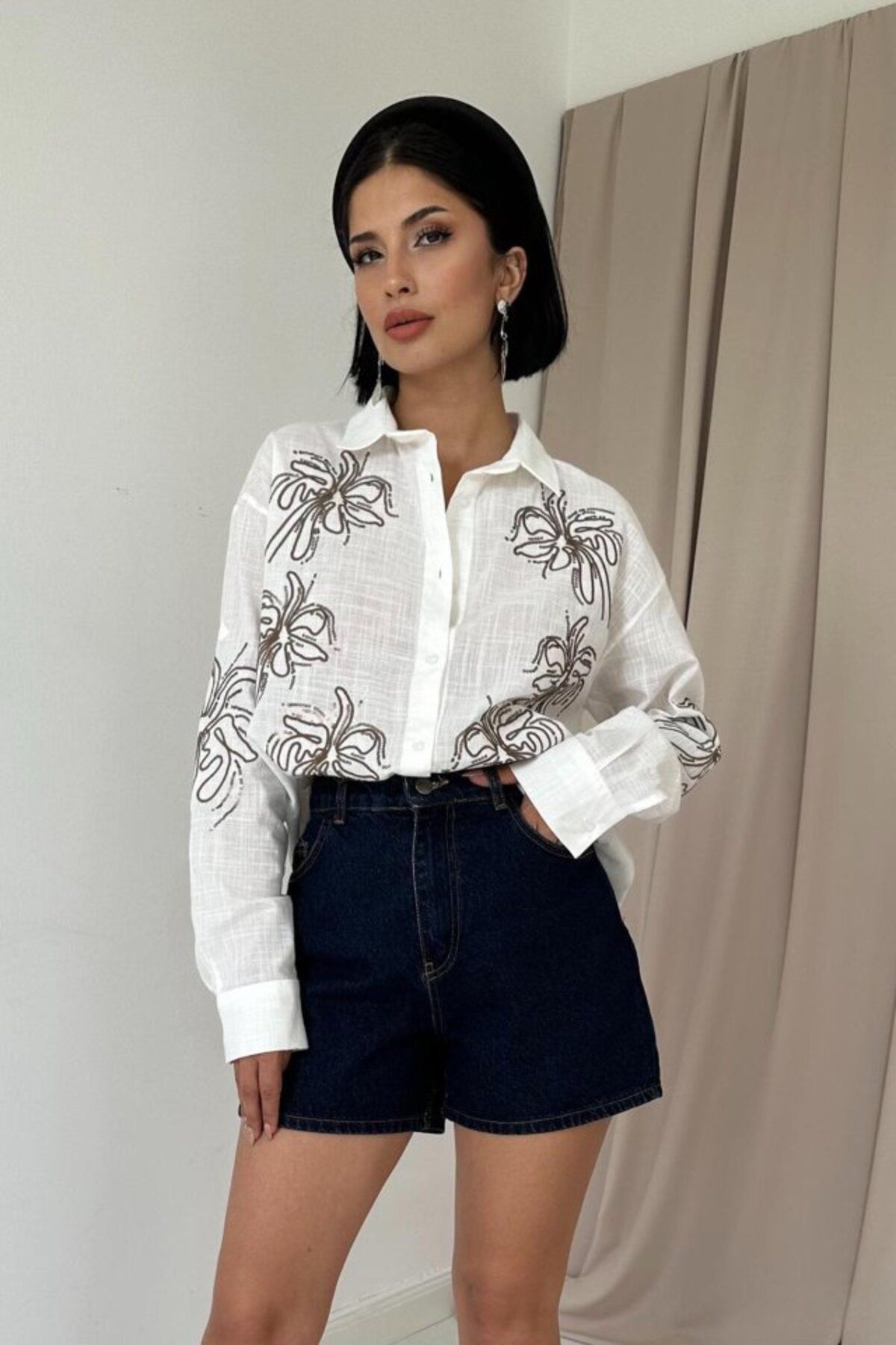 ARUZ MODA Beyaz Flamlı Keten Nakışlı Pullu Gömlek