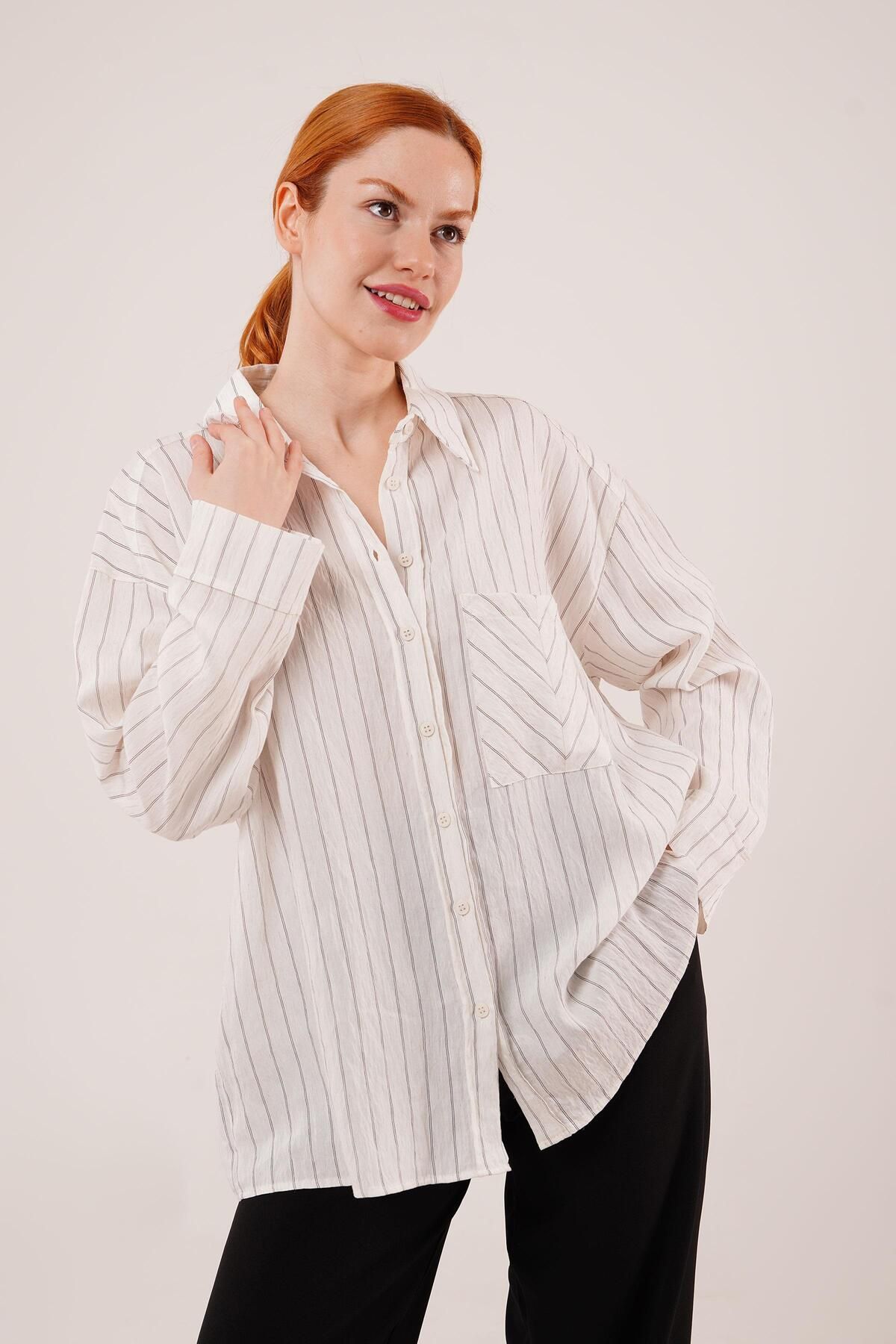 ARUZ MODA Cep Çizgi Detaylı Beyaz Gömlek