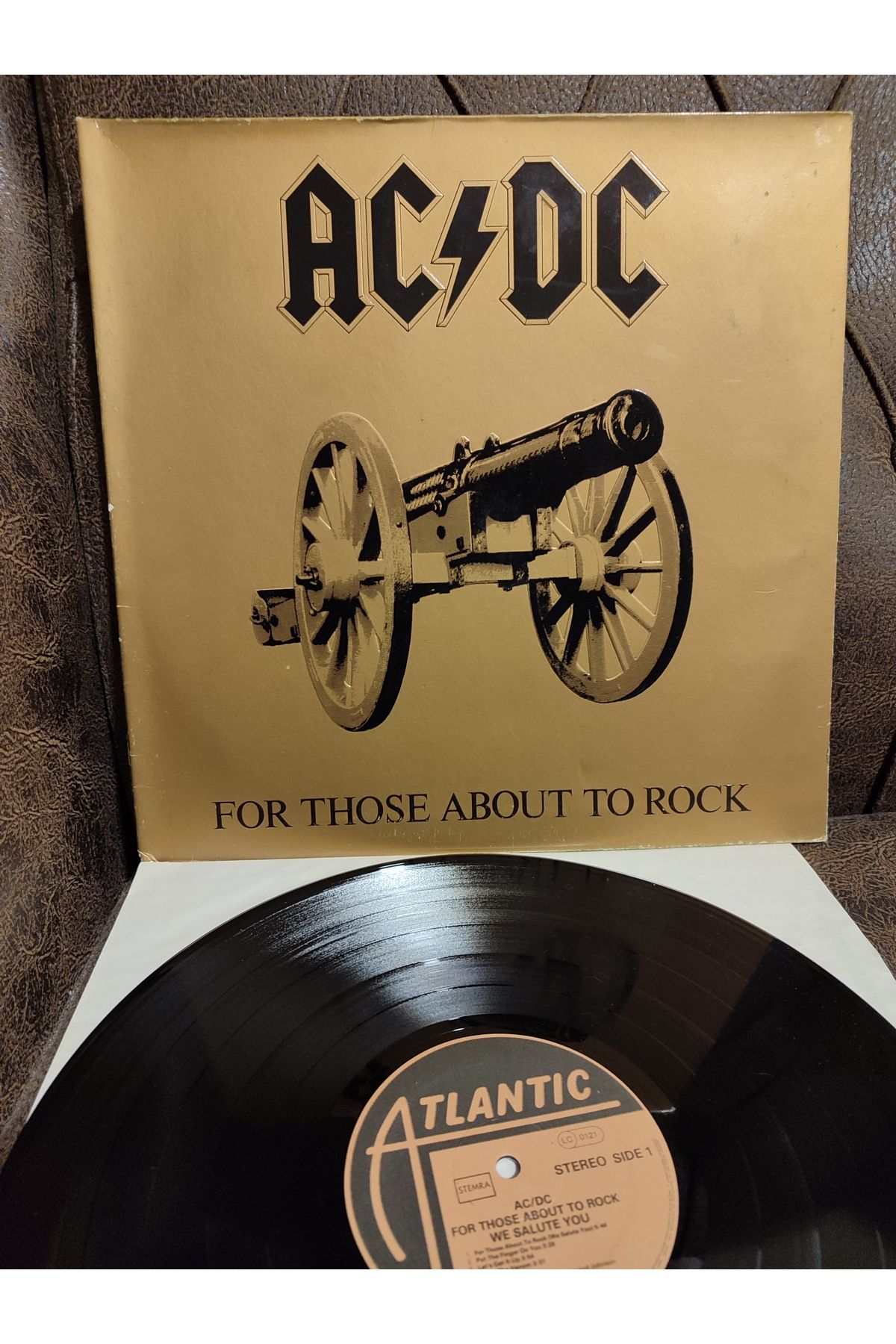 Plakperest AC/DC - For Those About The Rock We Salute You 1981 Almanya Basım LP Plak 2.EL