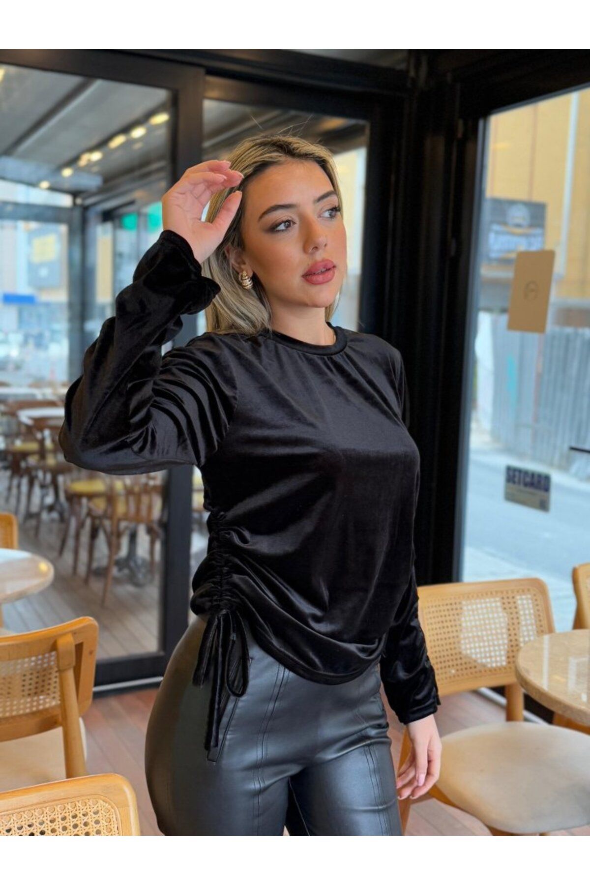 ARUZ MODA Kadın Uzun Kollu Bisiklet Yaka Yanları Ve Kolları Büzgülü Kadife Bluz