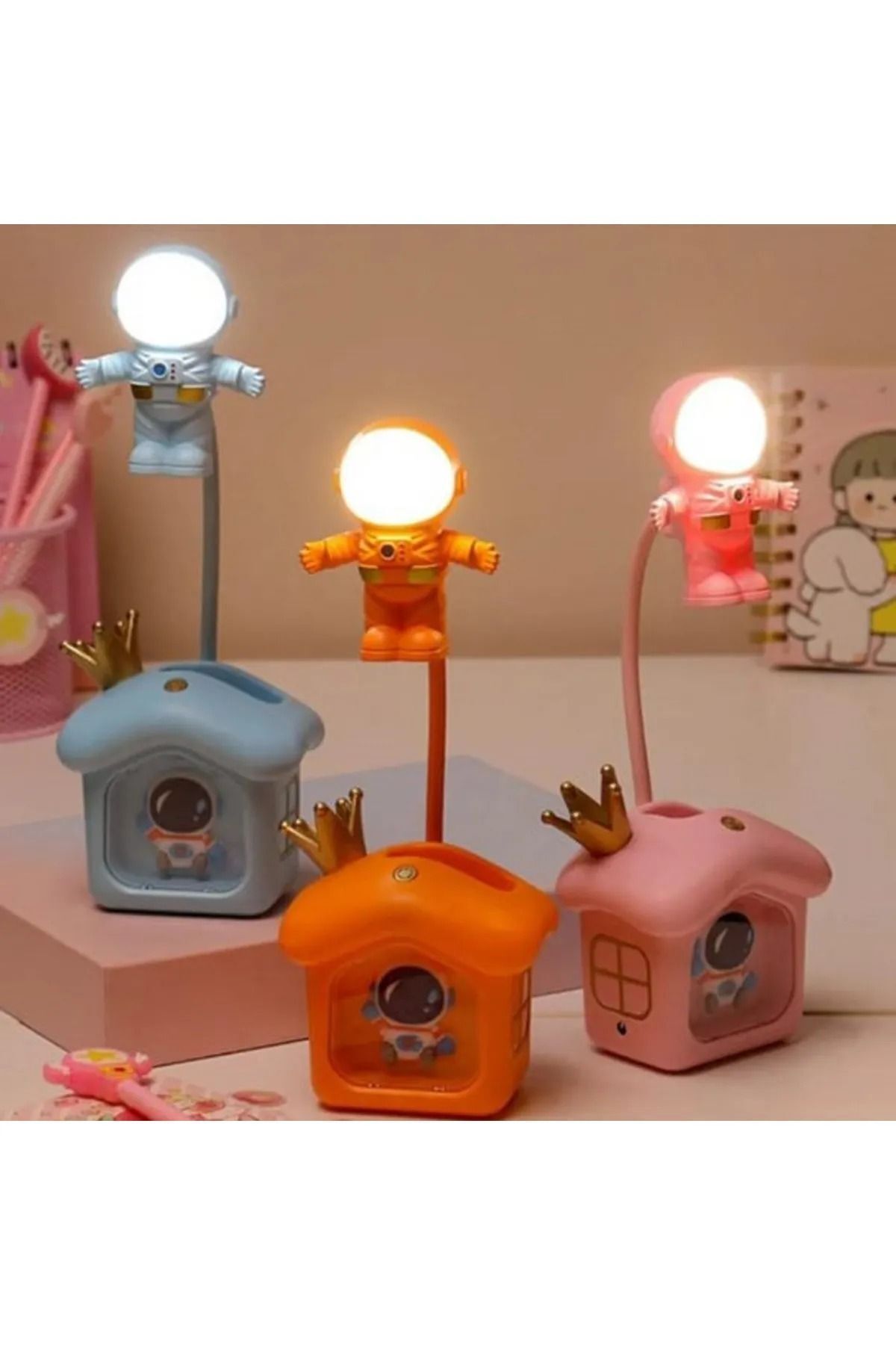 Kitchen Dream Dekoratif Astronot Masa Lambası Ve Kalemlik Usb Şarjlı Masa Lambası Ve Gece Lambası 3 Işıklı
