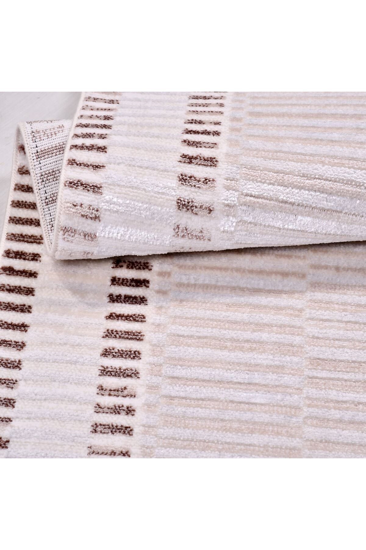 Piala Home Kahverengi Çizgi Desenli 8 mm Hav Yüksekliğinde Akrilik Halı