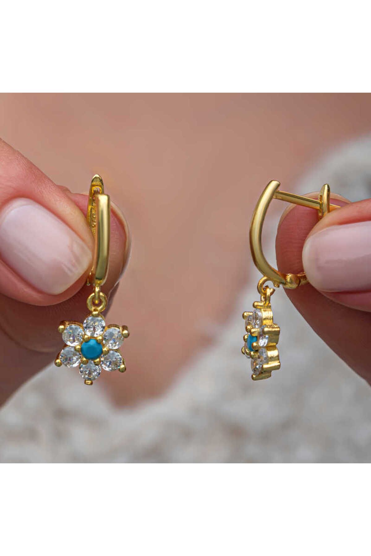 STİLLOVE Gümüş Mavi Taşlı Gold Çiçek Kadın Küpe