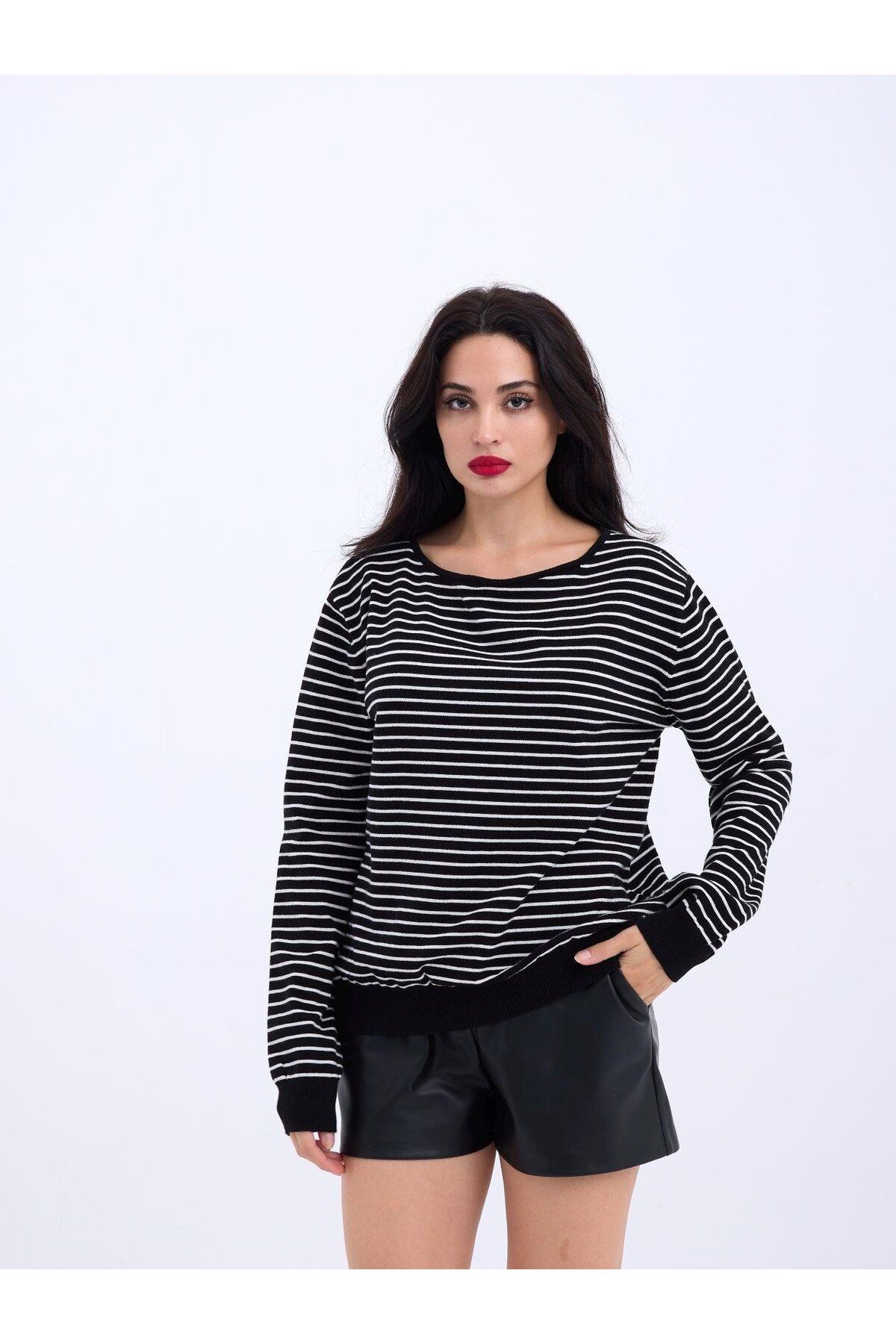 ARUZ MODA 4215 TRİKO ÇİZGİLİ SALAŞ KAZAK-SİYAH-EKRU