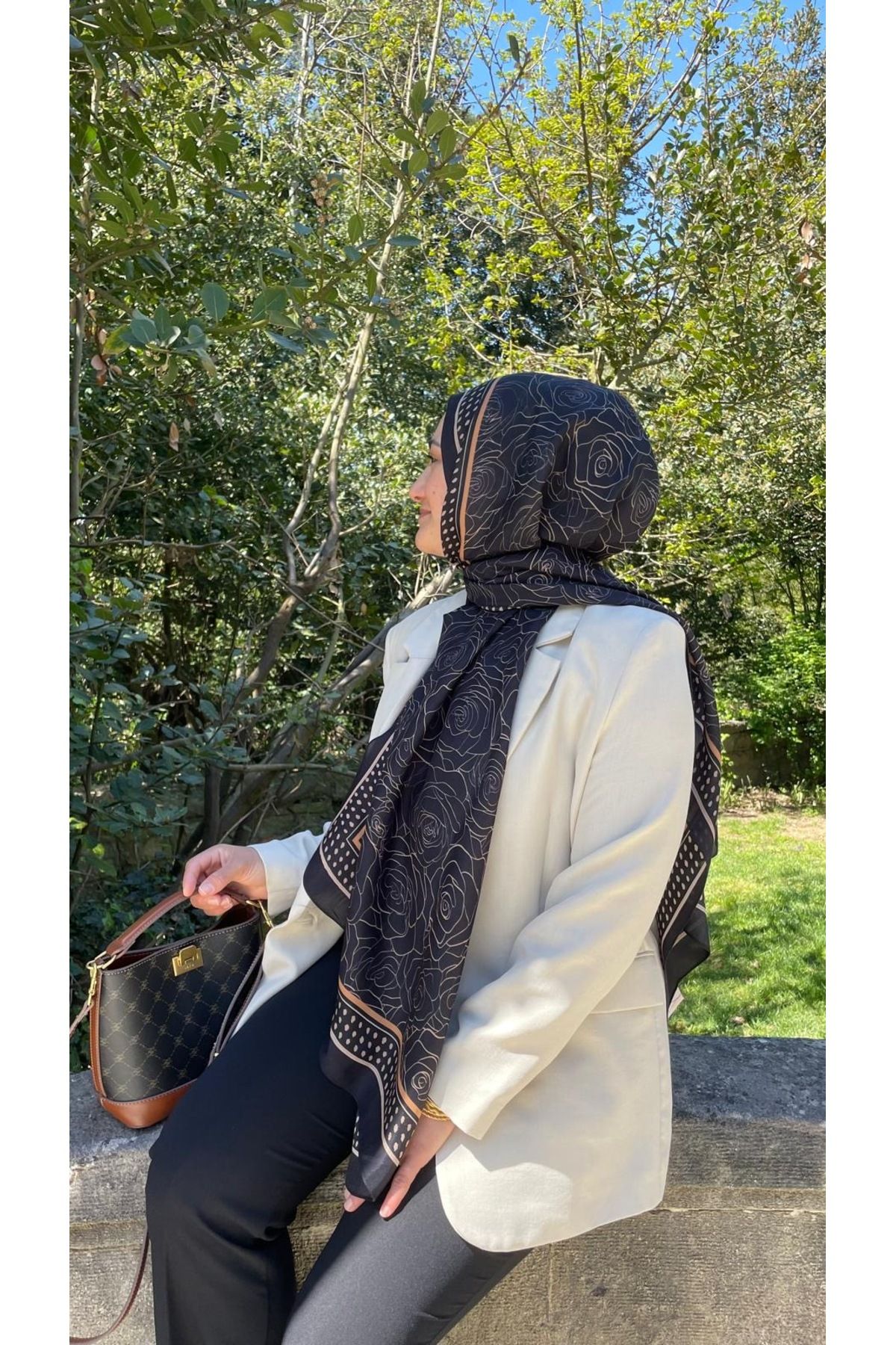ELVİN SCARFS Gül Desenli İpek Şal
