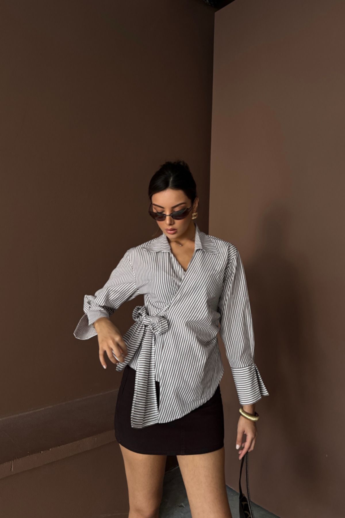 ARUZ MODA ÇİZGİLİ POPLİN KRUVAZE BAĞLAMALI GÖMLEK - Kahverengi
