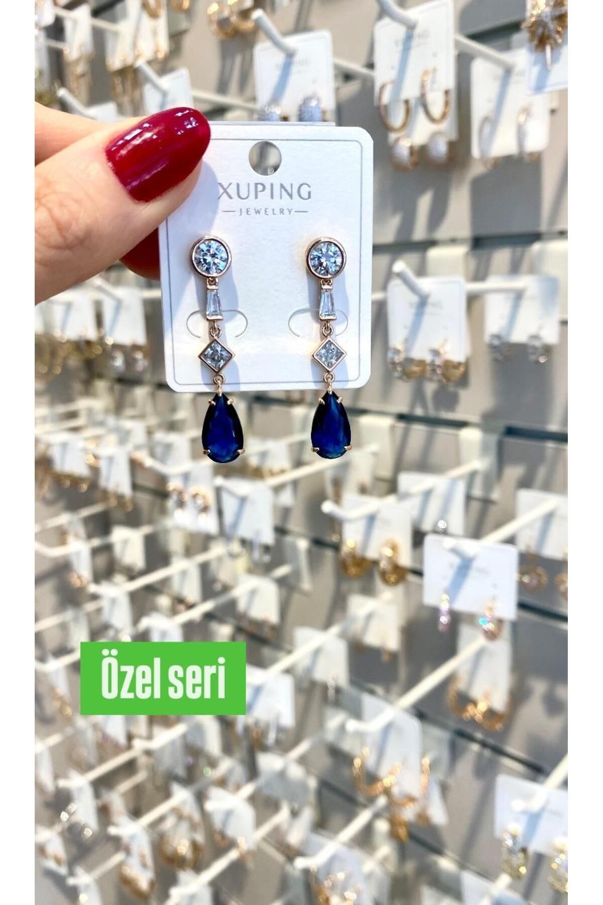 Lilyum Aksesuar Zirkon Taşlı acivert Taş Detaylı Sallantılı Gold Sarı Altın Metal Renkli Çelik Özel Seri Küpe