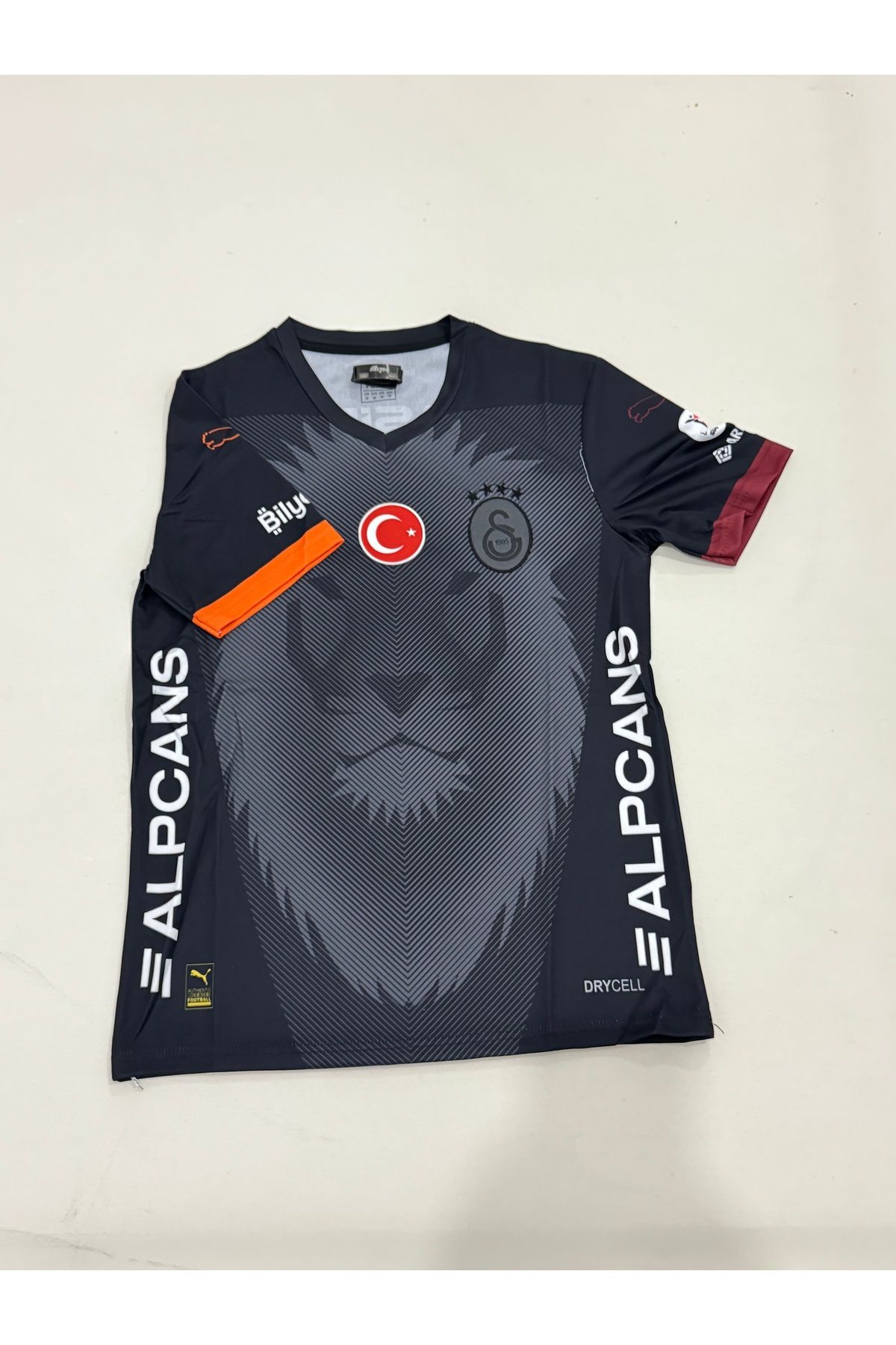 Mzone GA,-L,A,T,A,S,A,R,A,Y S,A,/// SİYAH ASLAN DESENLİ İSİMSİZ YETİŞKİN FORMA