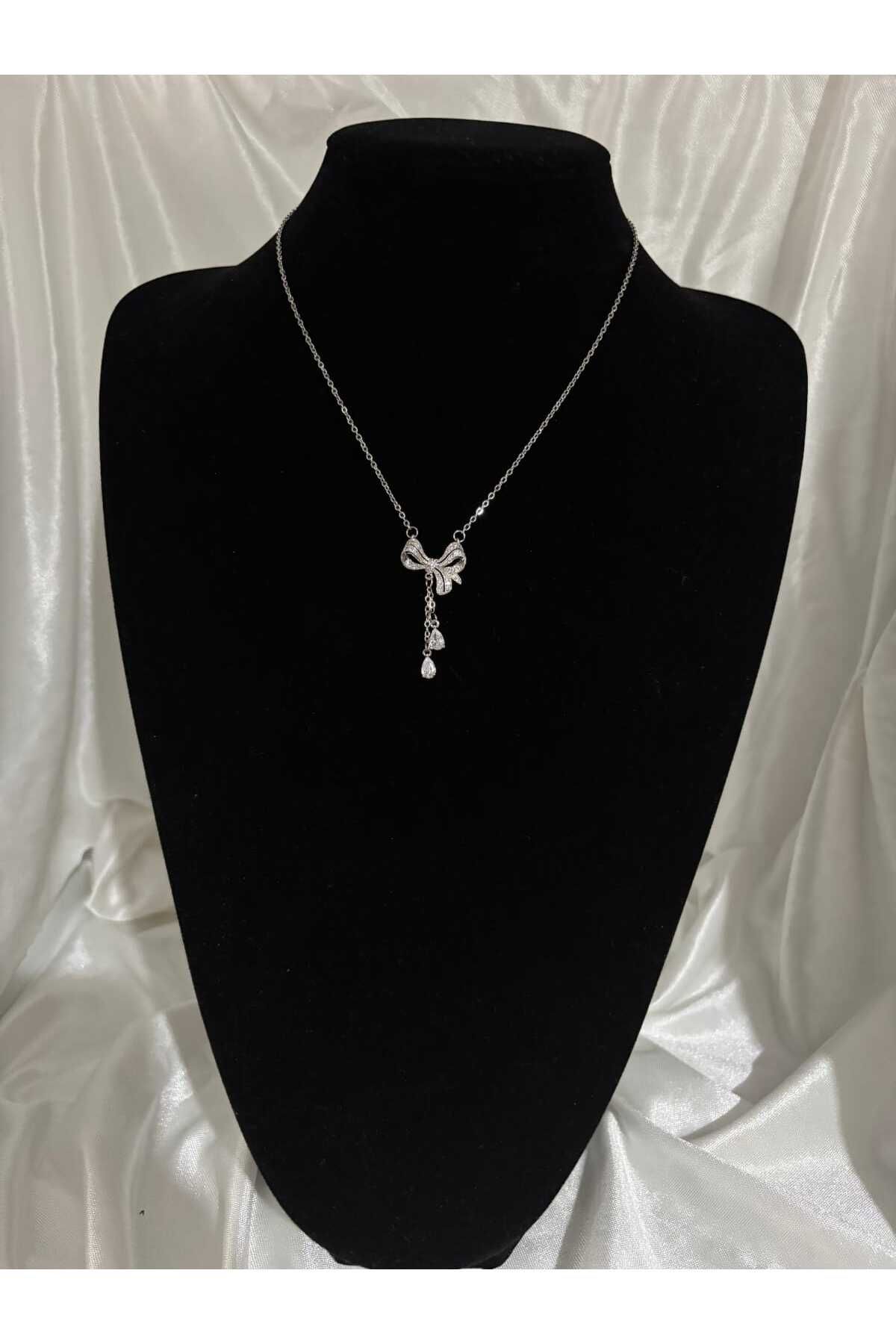 BEBA ACCESSORİES Taş Charmlı Kurdele Model Çelik Kolye